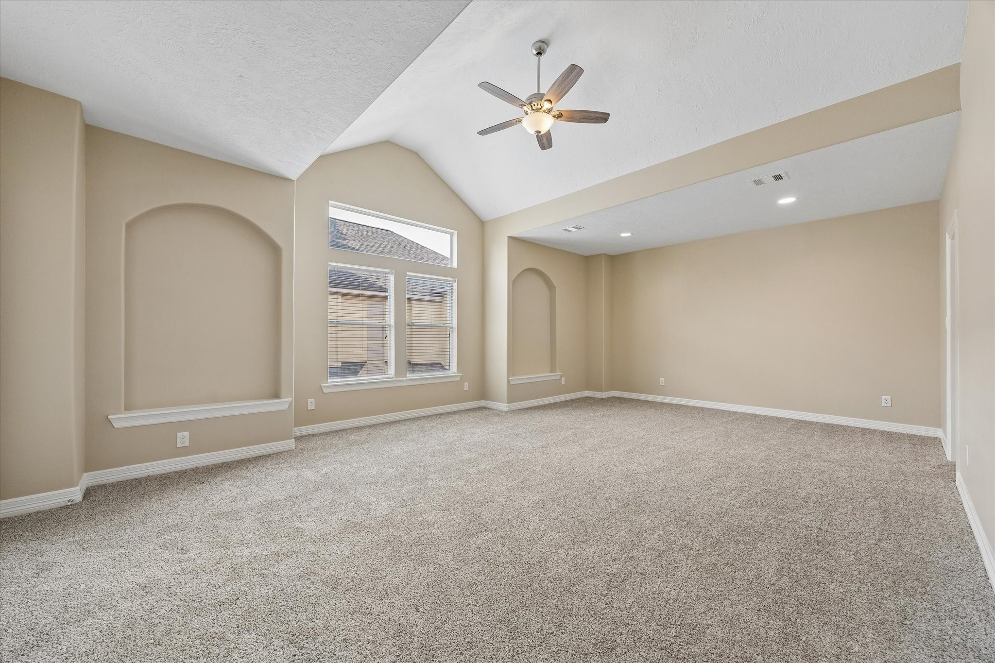 1417 Thompson Street Property Photo 11