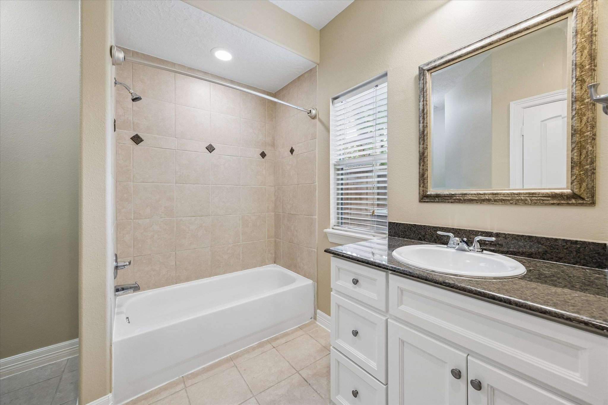 1417 Thompson Street Property Photo 17