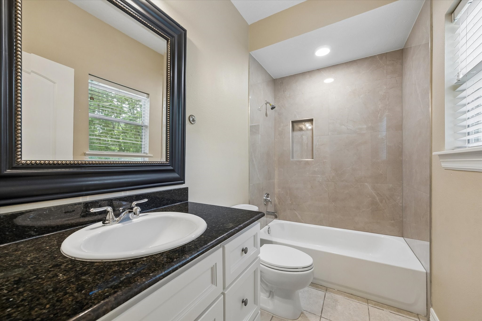 1417 Thompson Street Property Photo 21