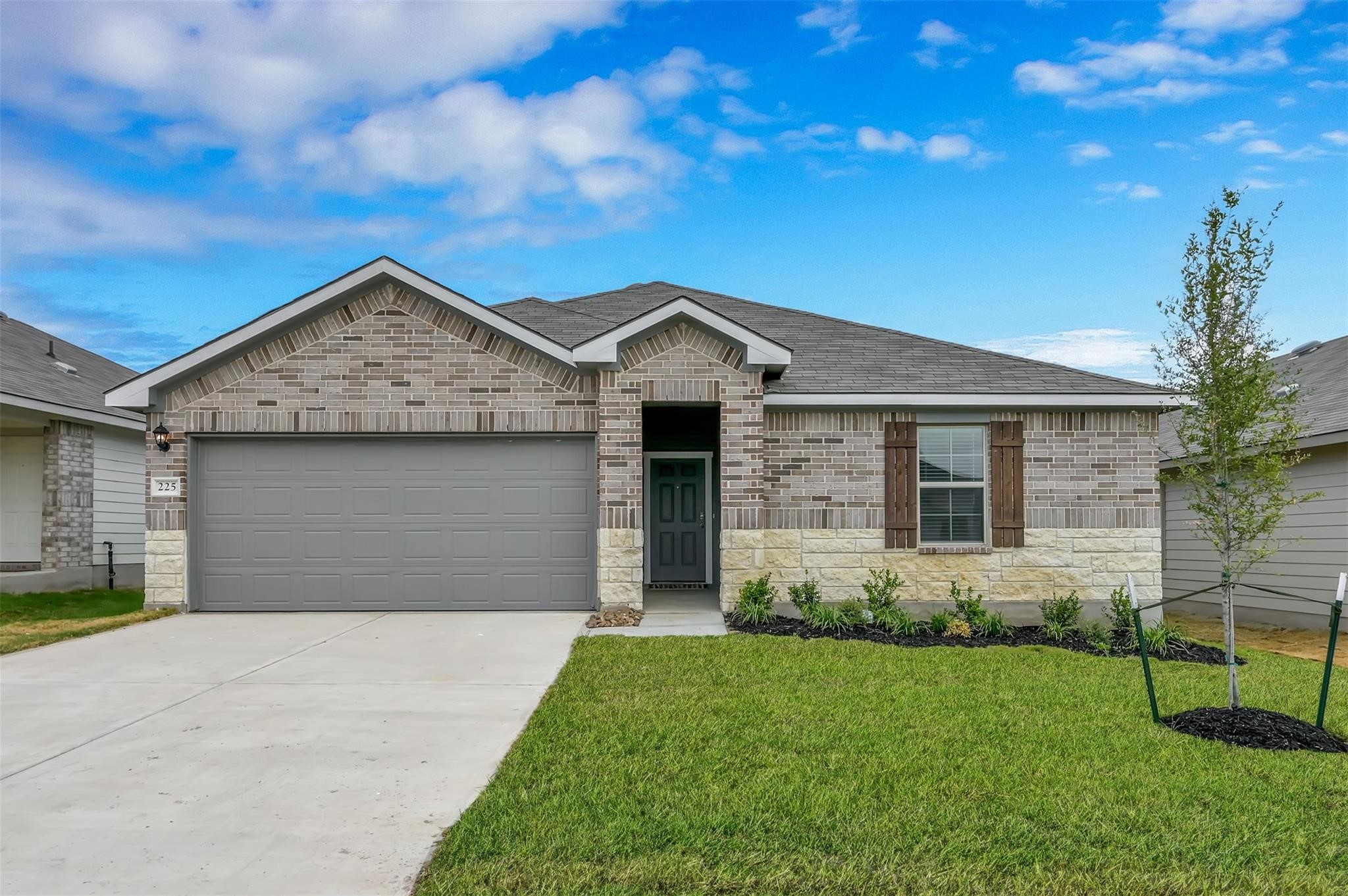 225 Pecos Drive Property Photo 1