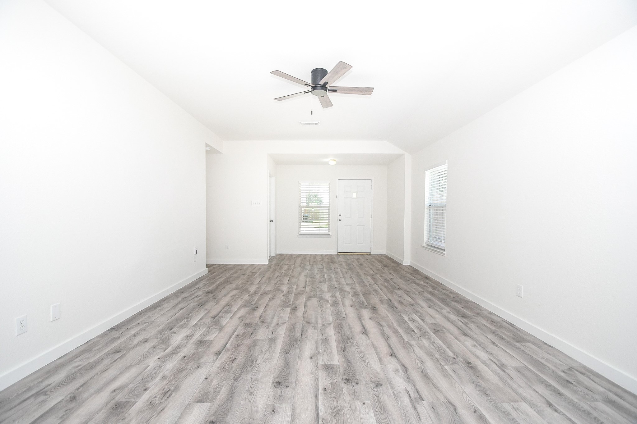6306 Spruce Manor Lane Property Photo 4