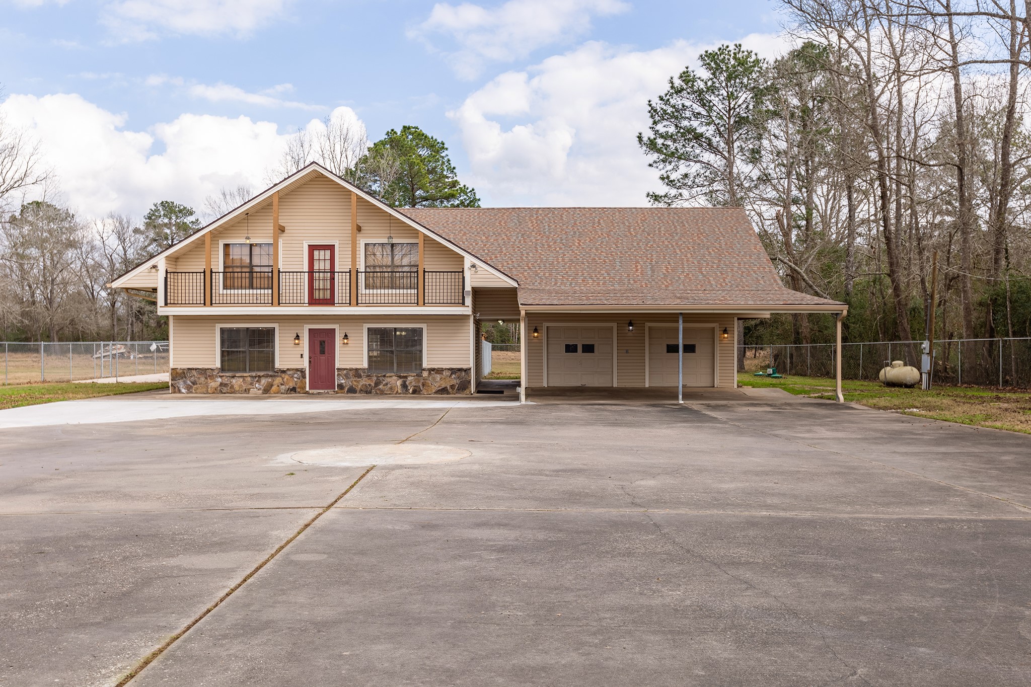 14750 Highway 146 N Property Photo 2