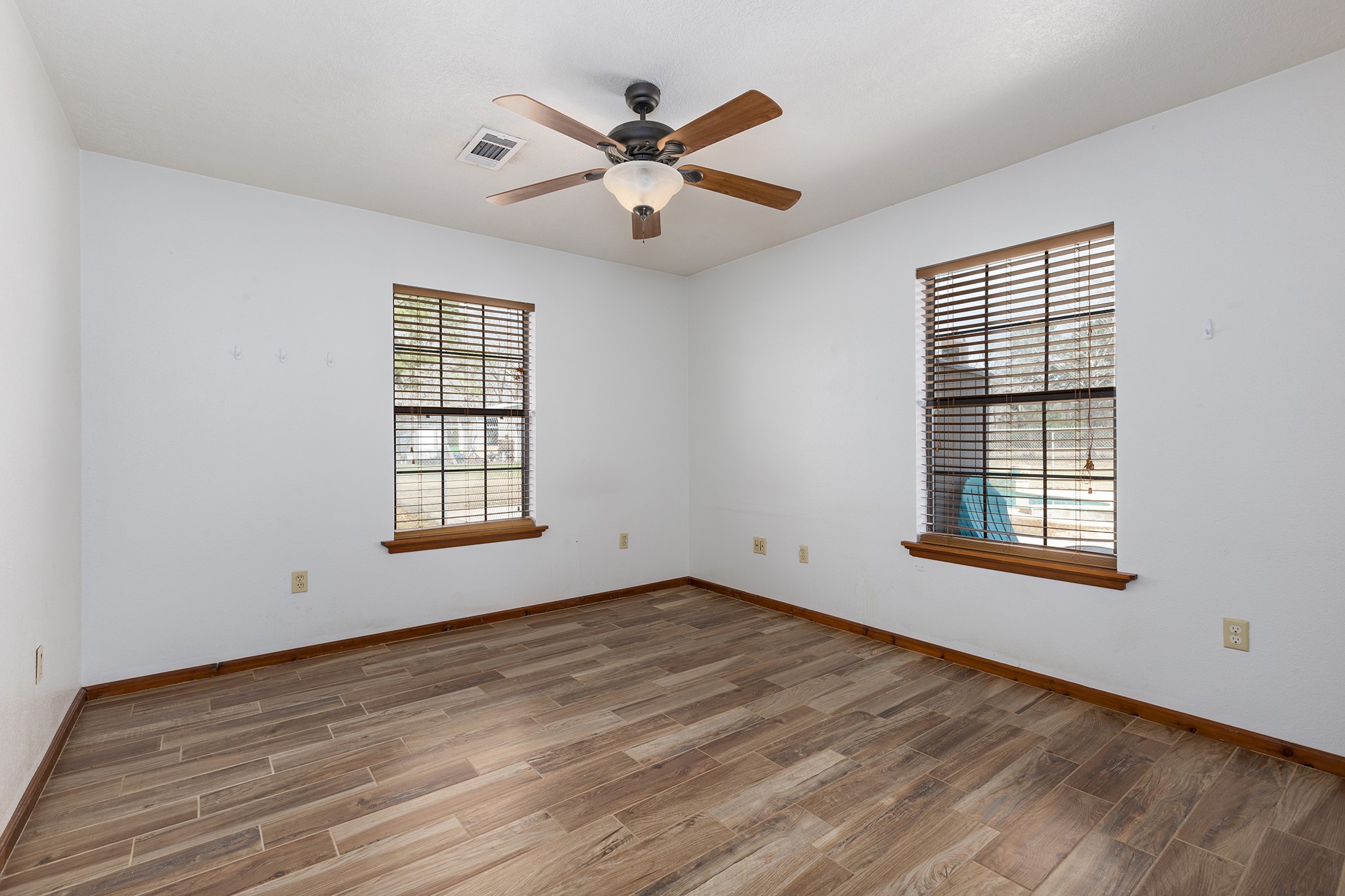 14750 Highway 146 N Property Photo 11