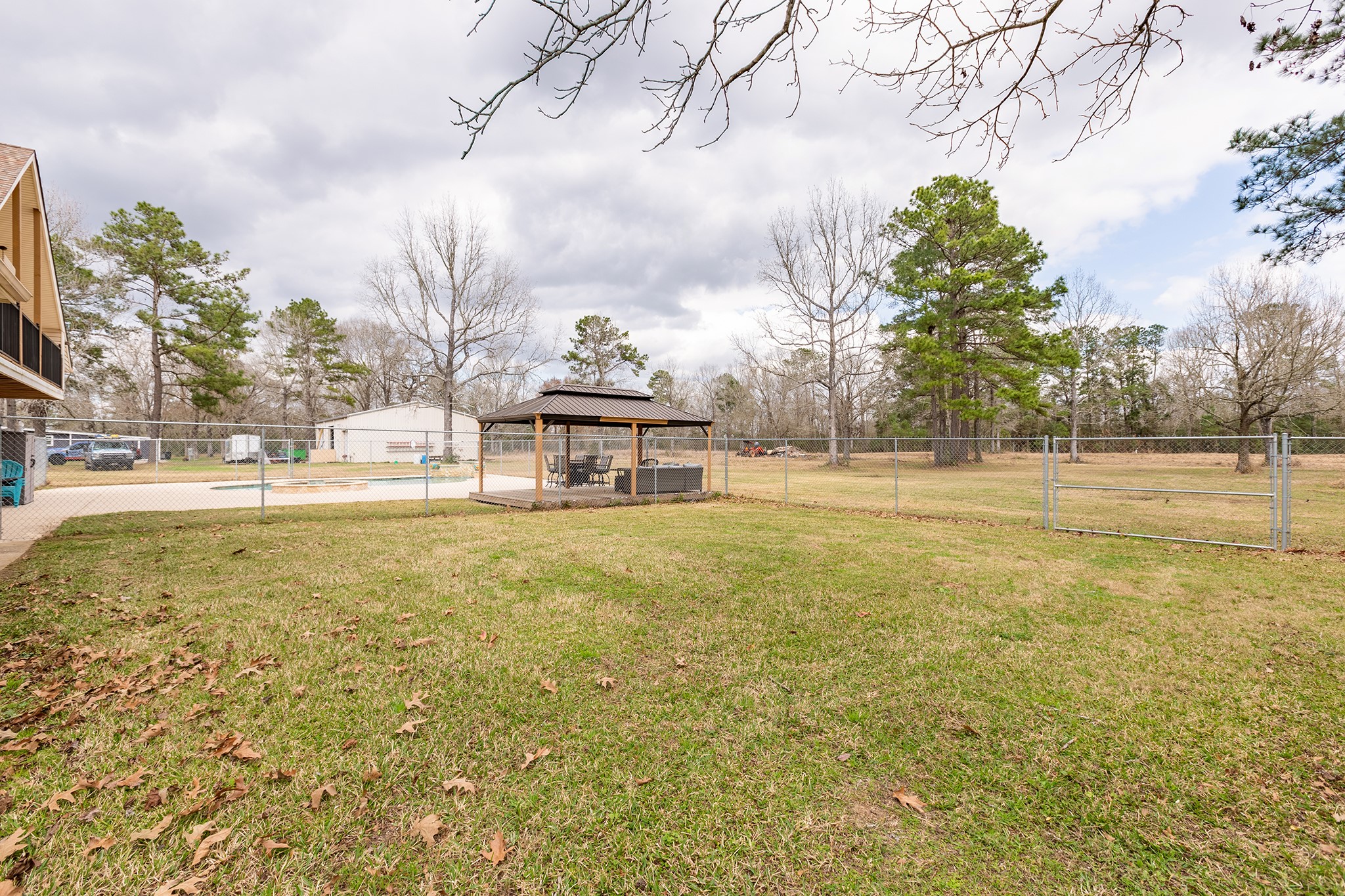 14750 Highway 146 N Property Photo 37
