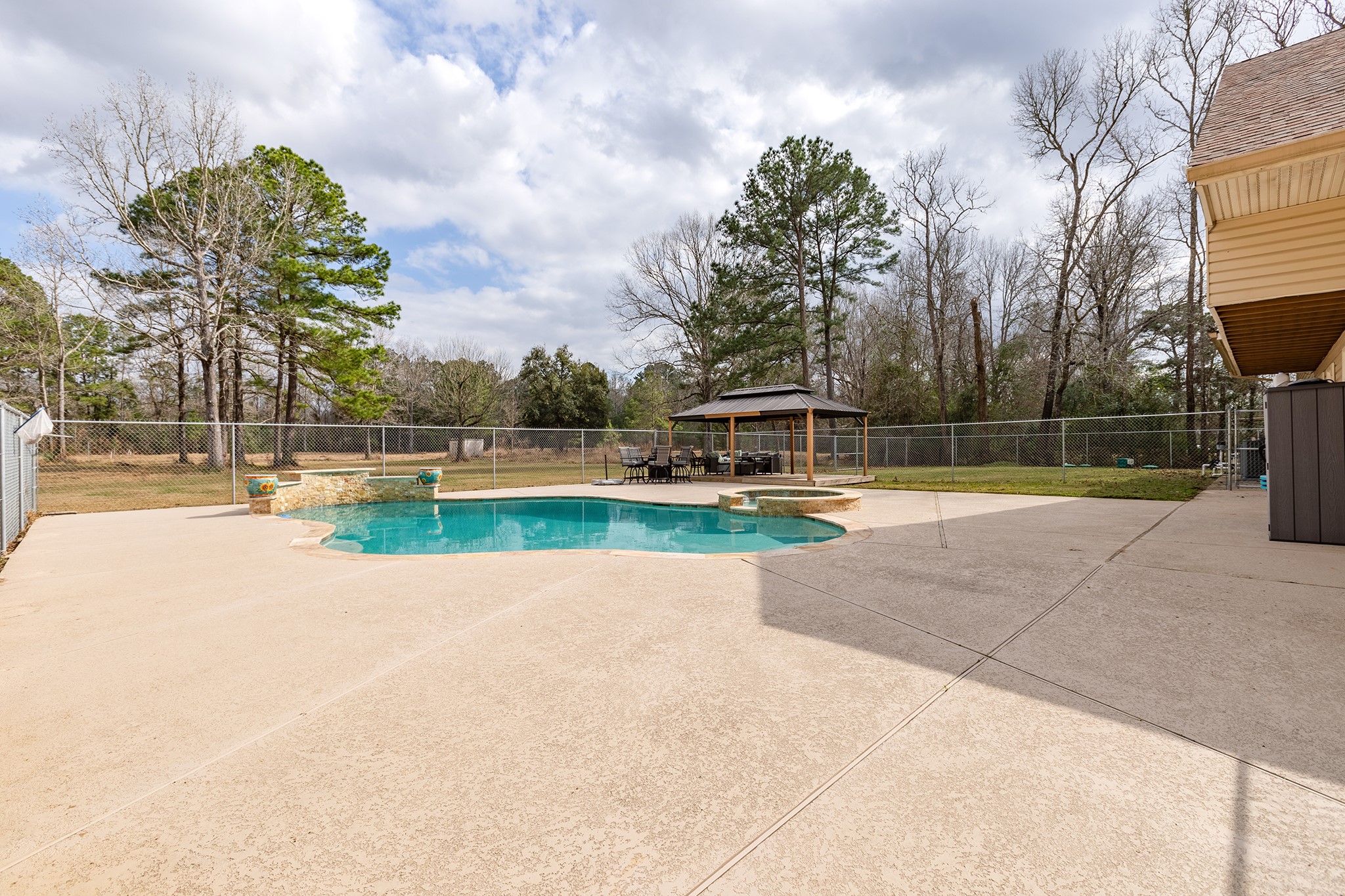 14750 Highway 146 N Property Photo 40