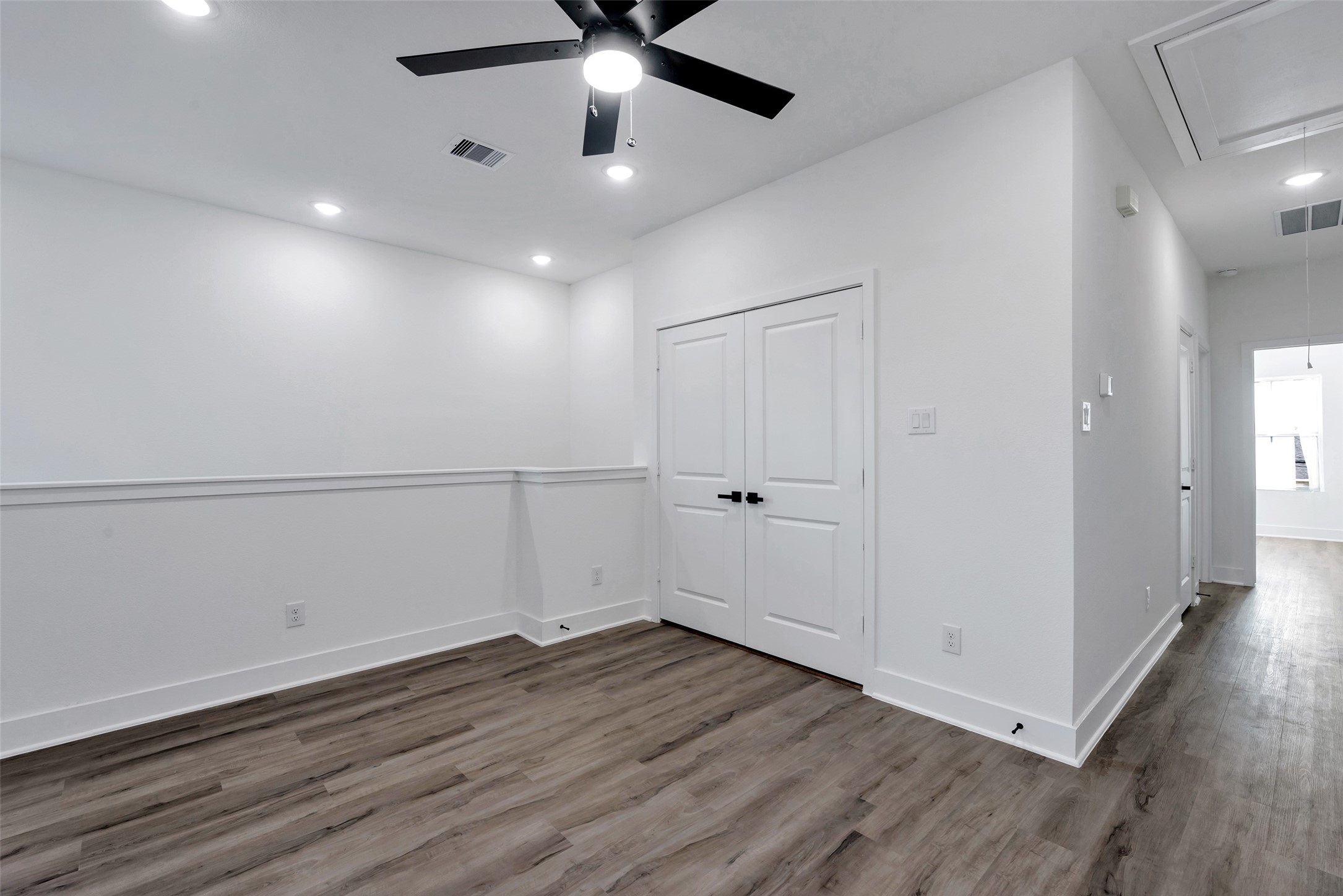 8328 Corinth Street B Property Photo 3