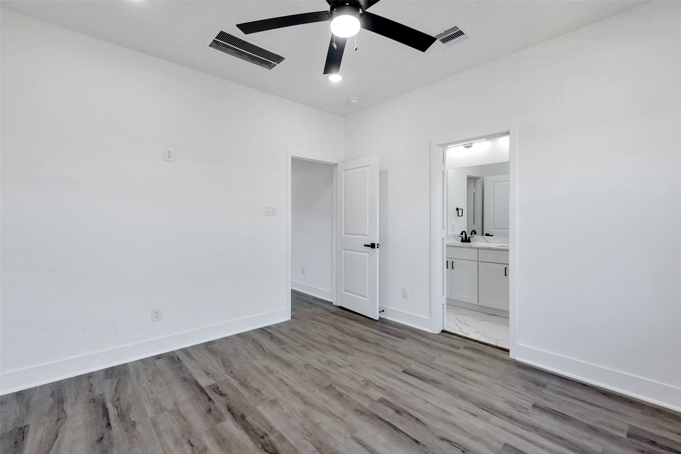 8328 Corinth Street B Property Photo 8