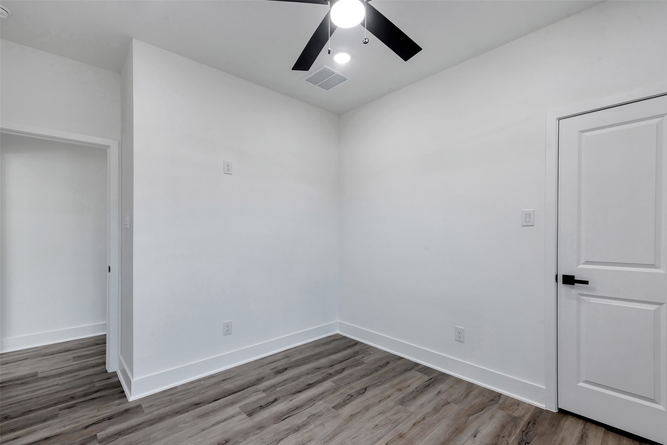 8328 Corinth Street B Property Photo 11