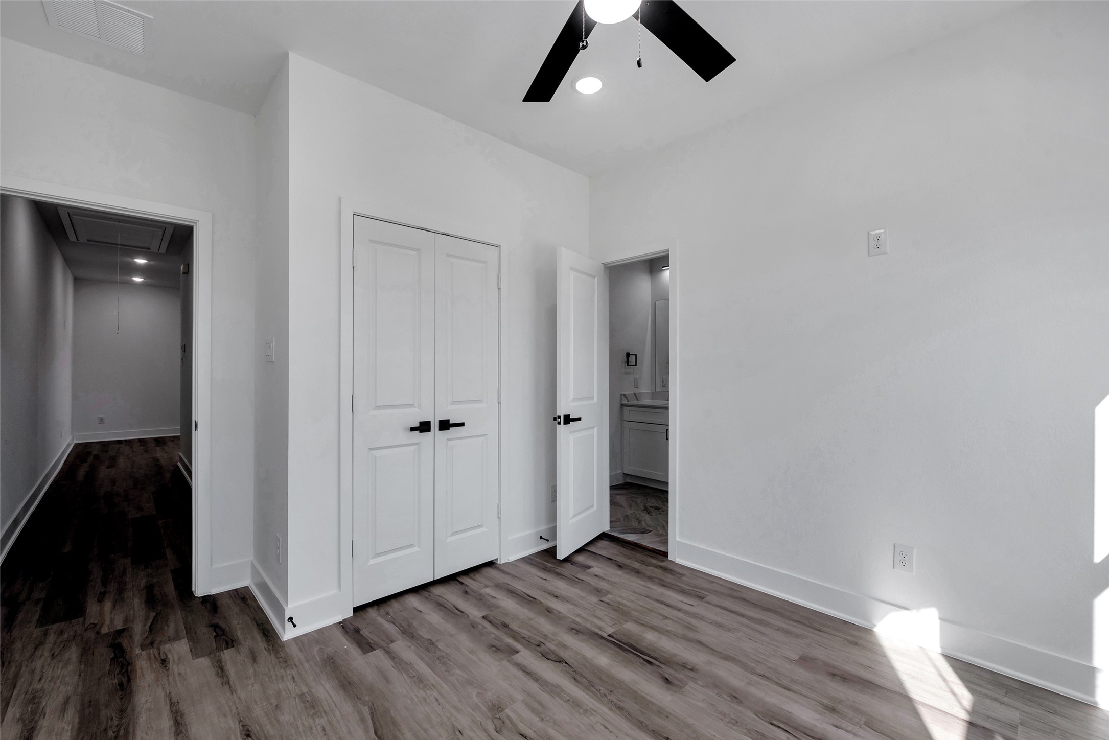 8328 Corinth Street B Property Photo 14
