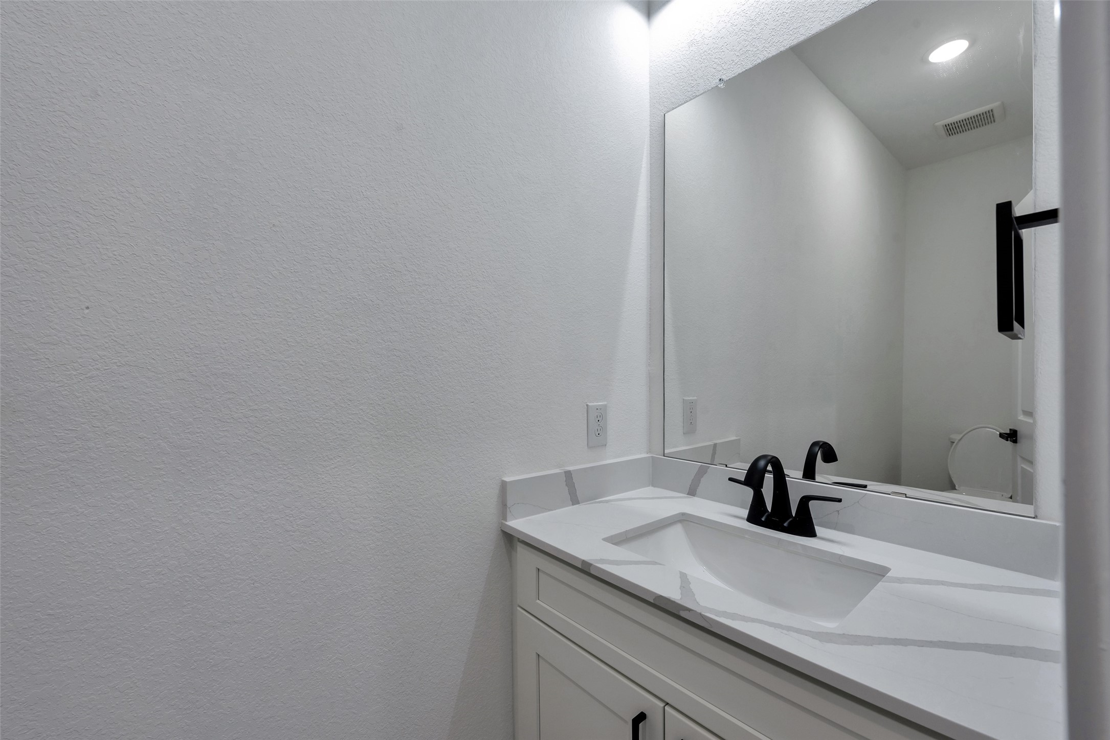 8328 Corinth Street B Property Photo 25