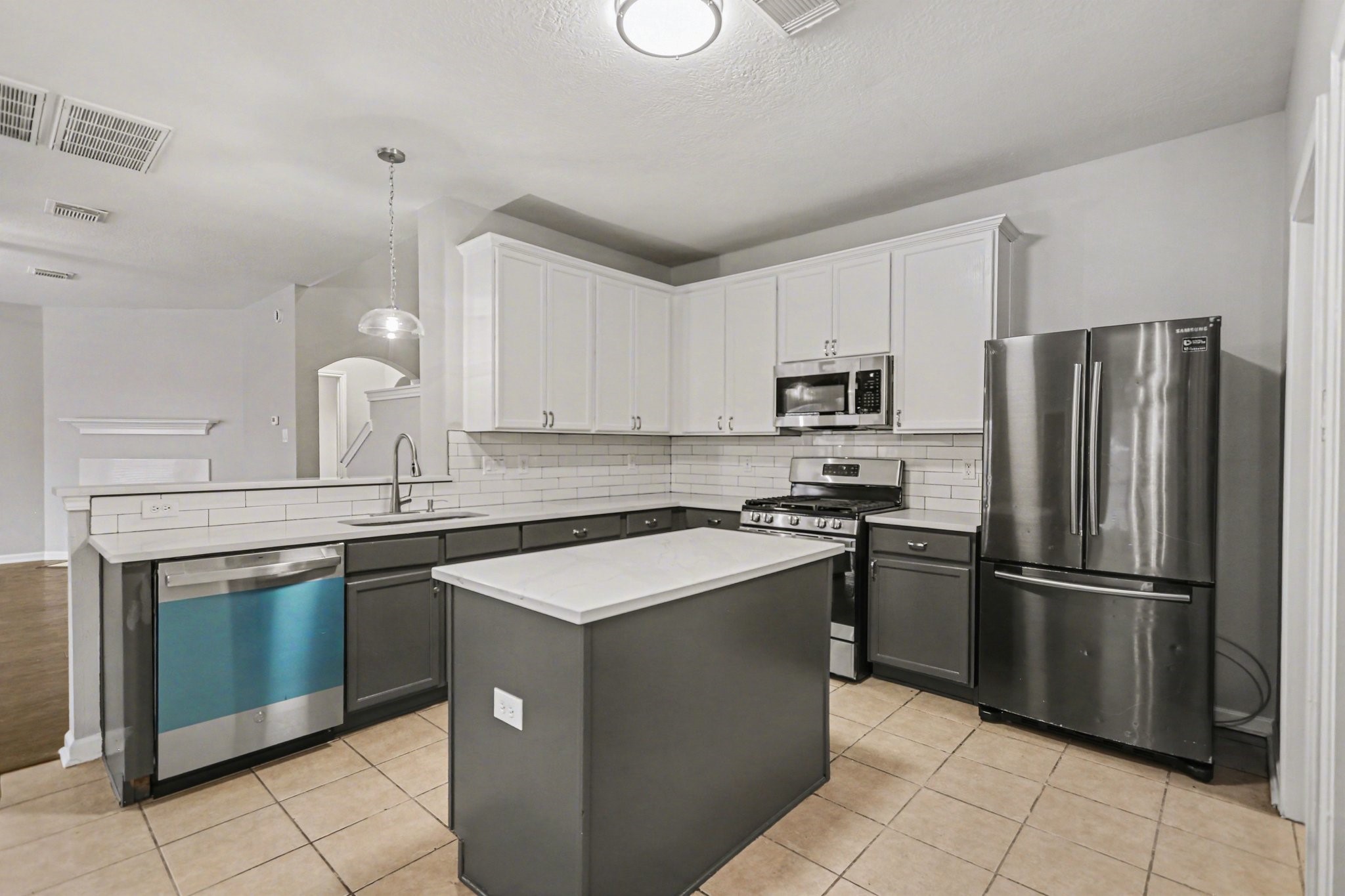 4502 Marquis Avenue Property Photo 3