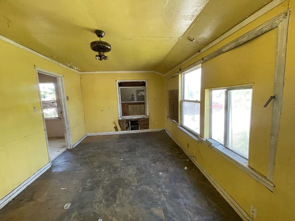 1017 W Buchanan Street Property Photo 4