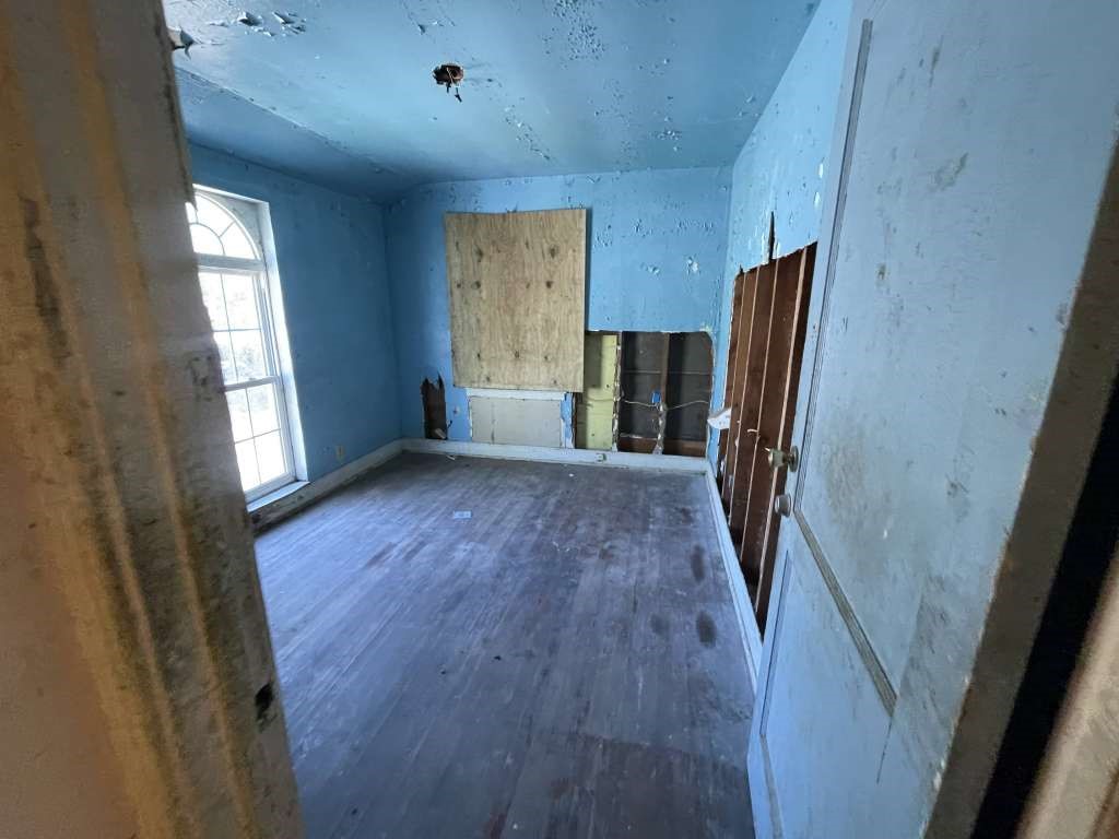 1017 W Buchanan Street Property Photo 9