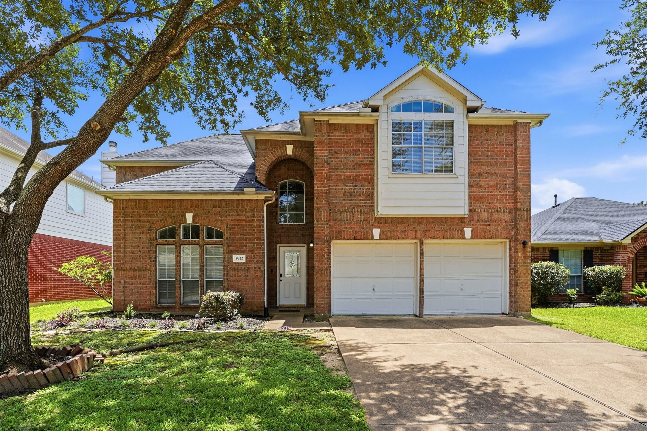 9322 Eaglewood Glen Trail Property Photo 1