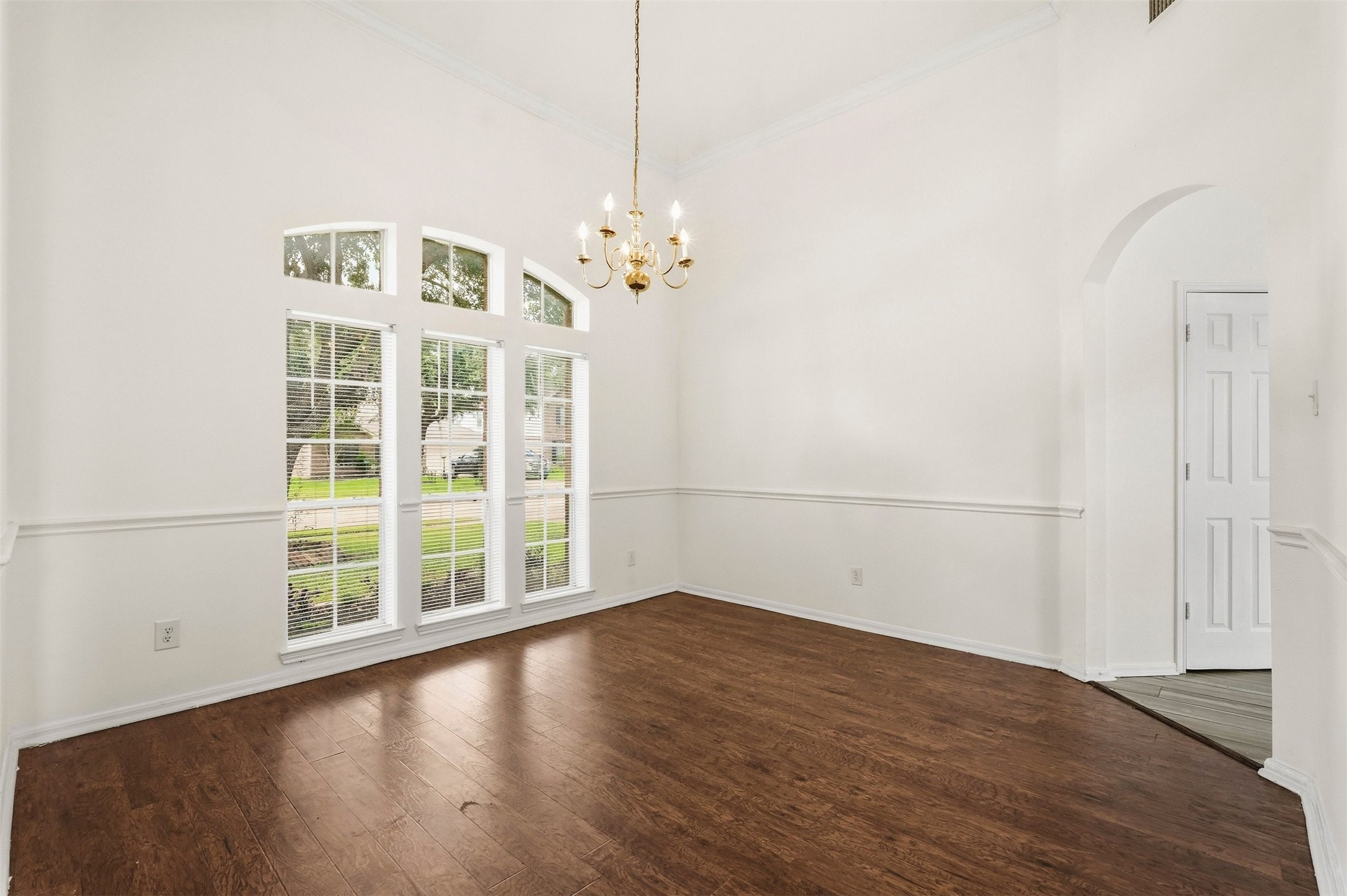 9322 Eaglewood Glen Trail Property Photo 4
