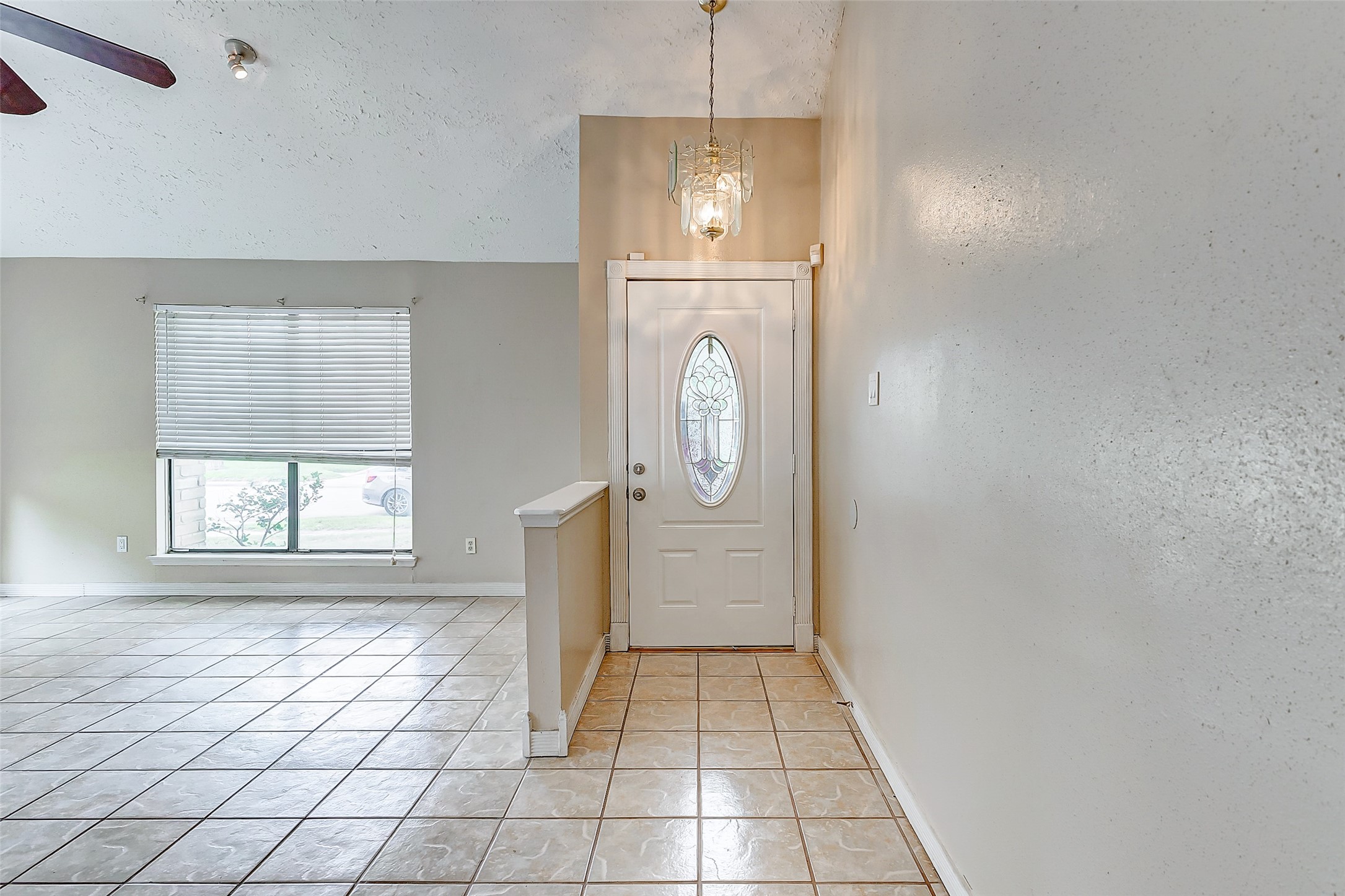 2010 Hickory Glen Drive Property Photo 3