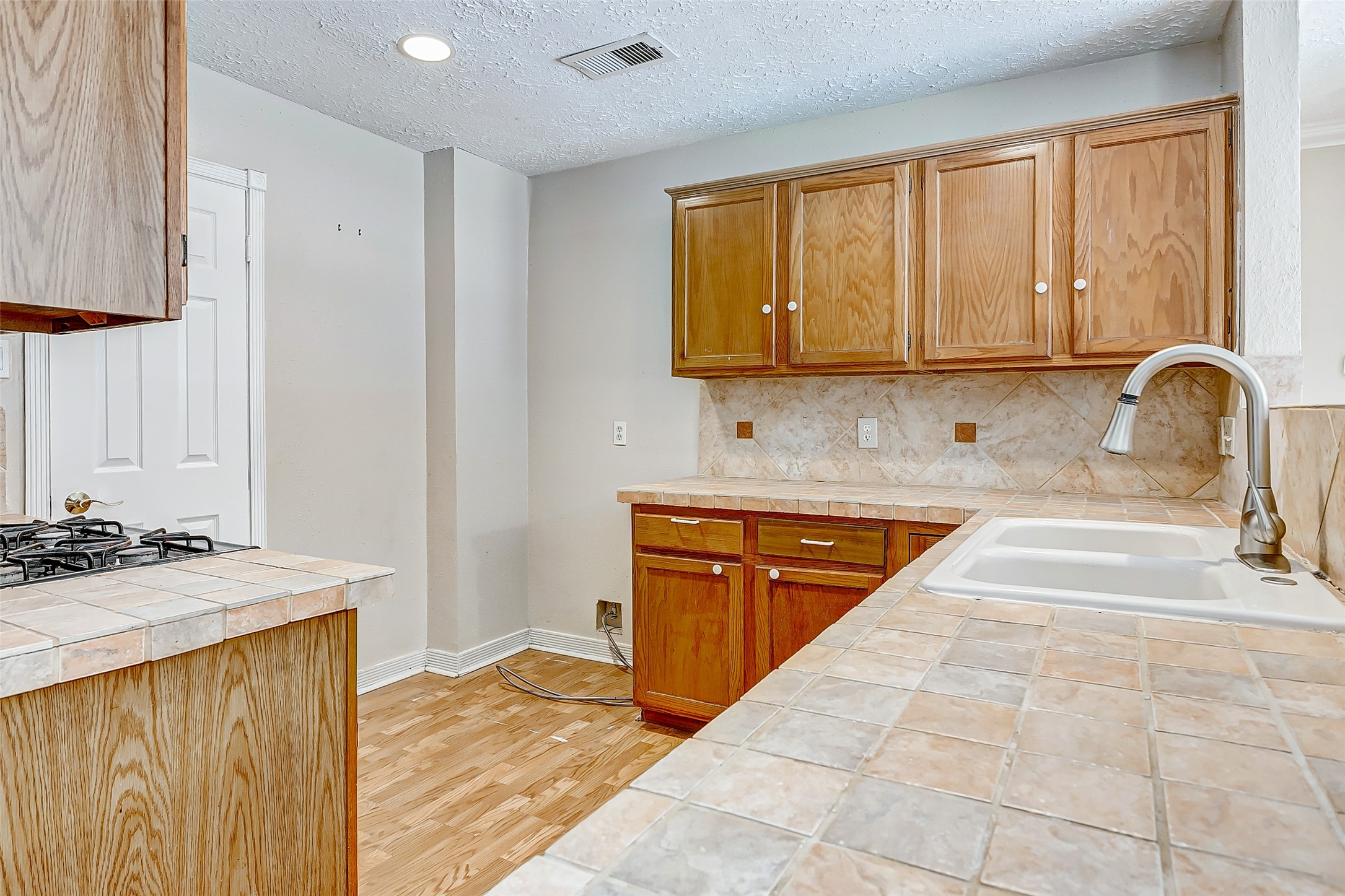 2010 Hickory Glen Drive Property Photo 10