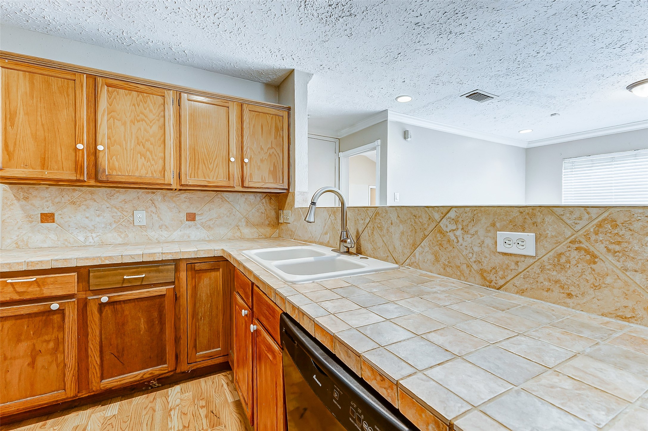 2010 Hickory Glen Drive Property Photo 11