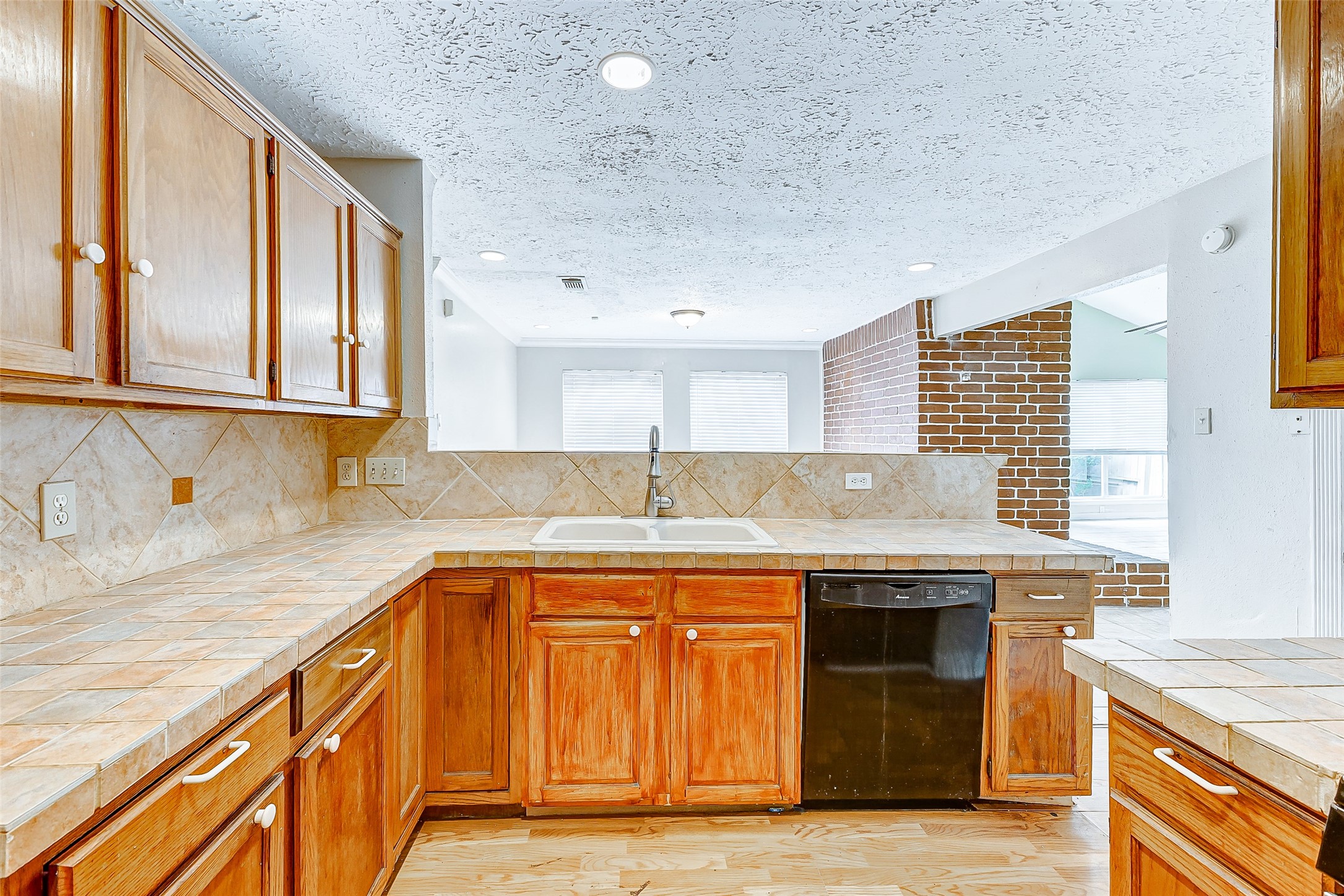 2010 Hickory Glen Drive Property Photo 12