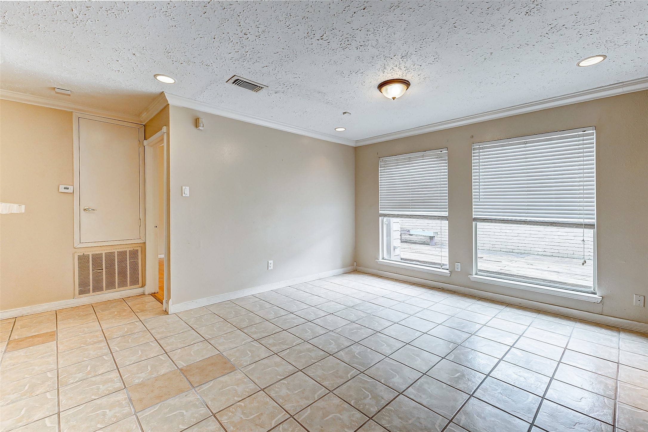2010 Hickory Glen Drive Property Photo 15