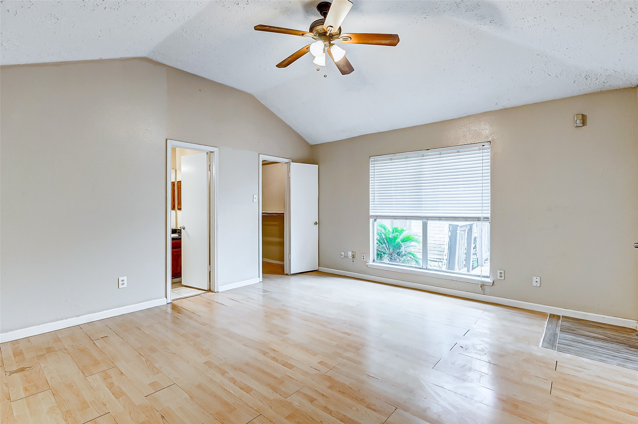 2010 Hickory Glen Drive Property Photo 18