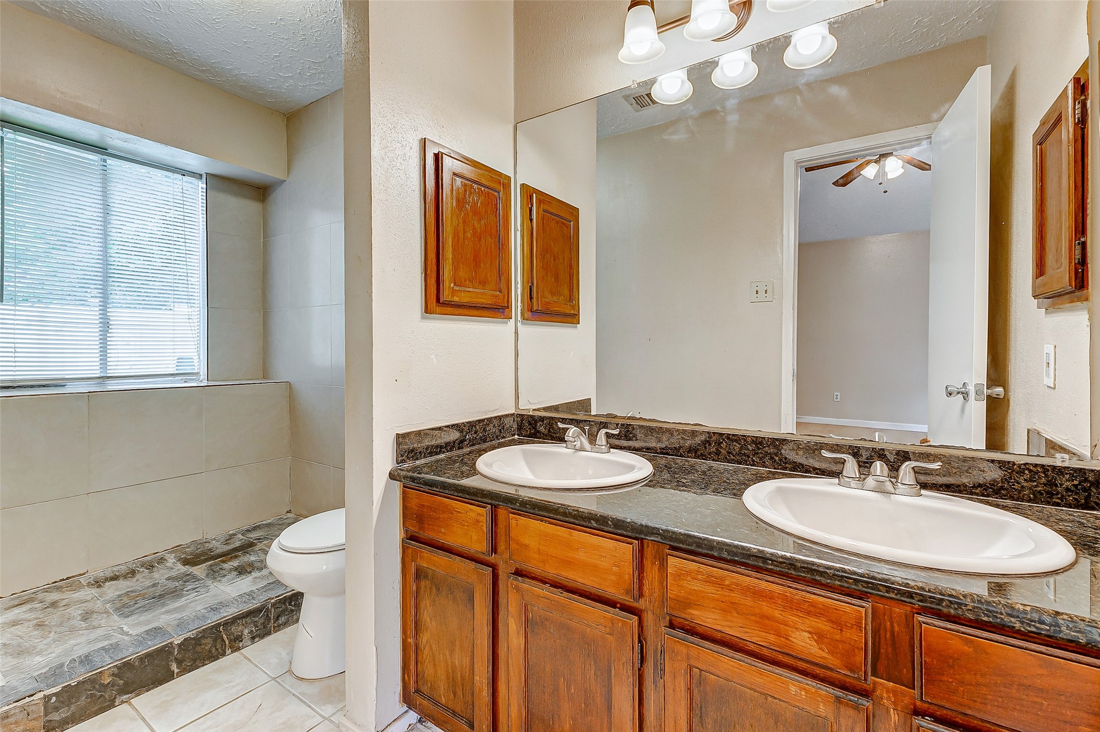 2010 Hickory Glen Drive Property Photo 22