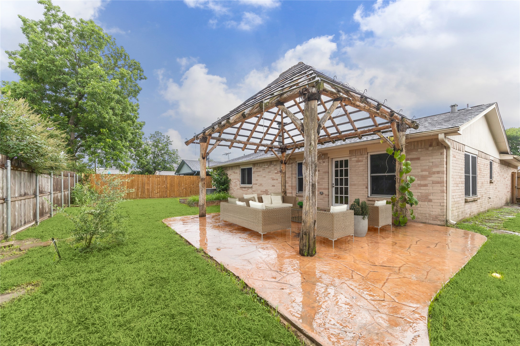 4010 Bluebonnet Trail Property Photo 1