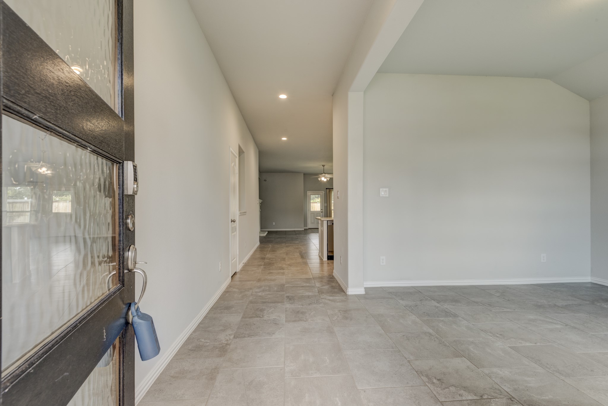 208 Shoreview Drive Property Photo 2