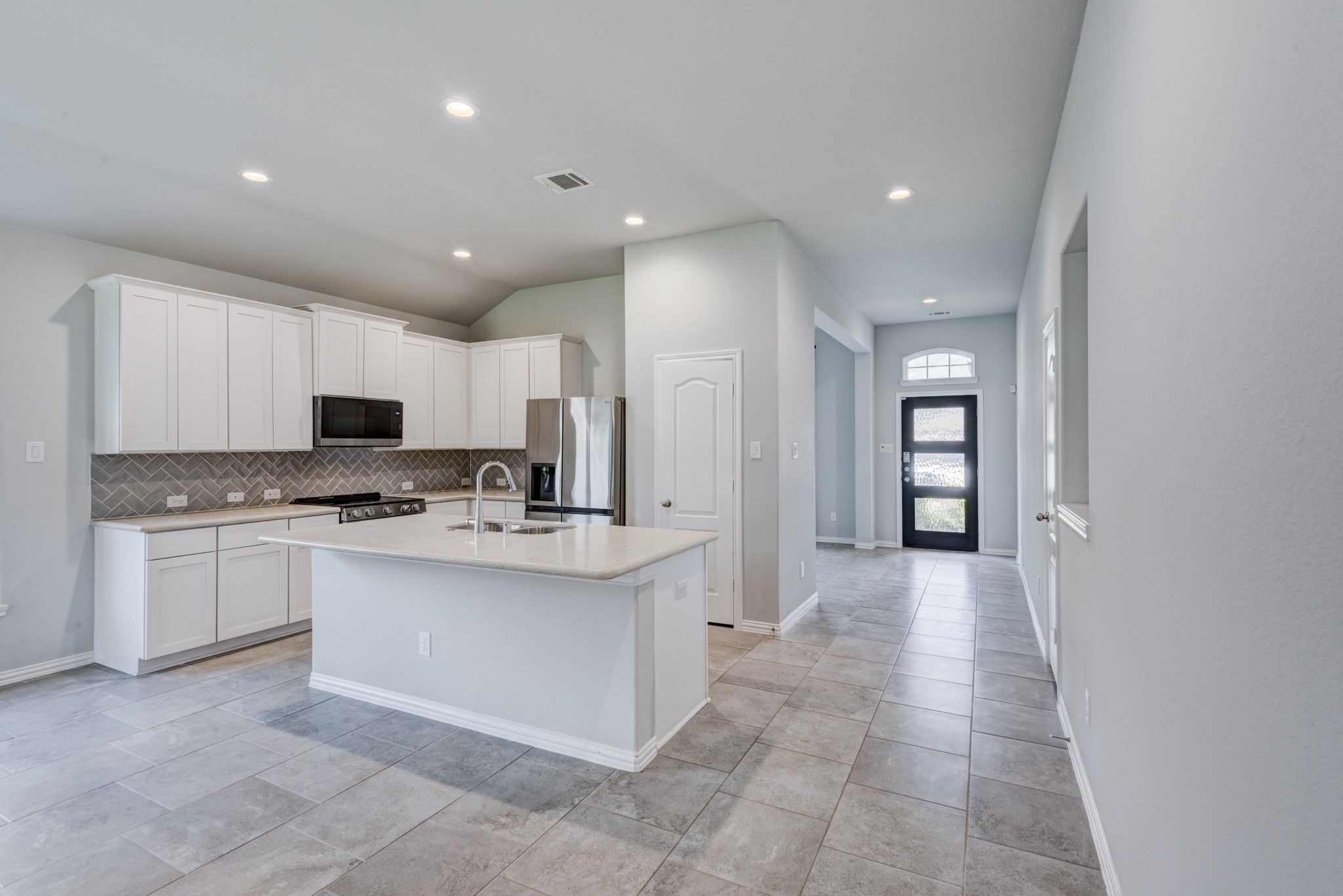 208 Shoreview Drive Property Photo 6