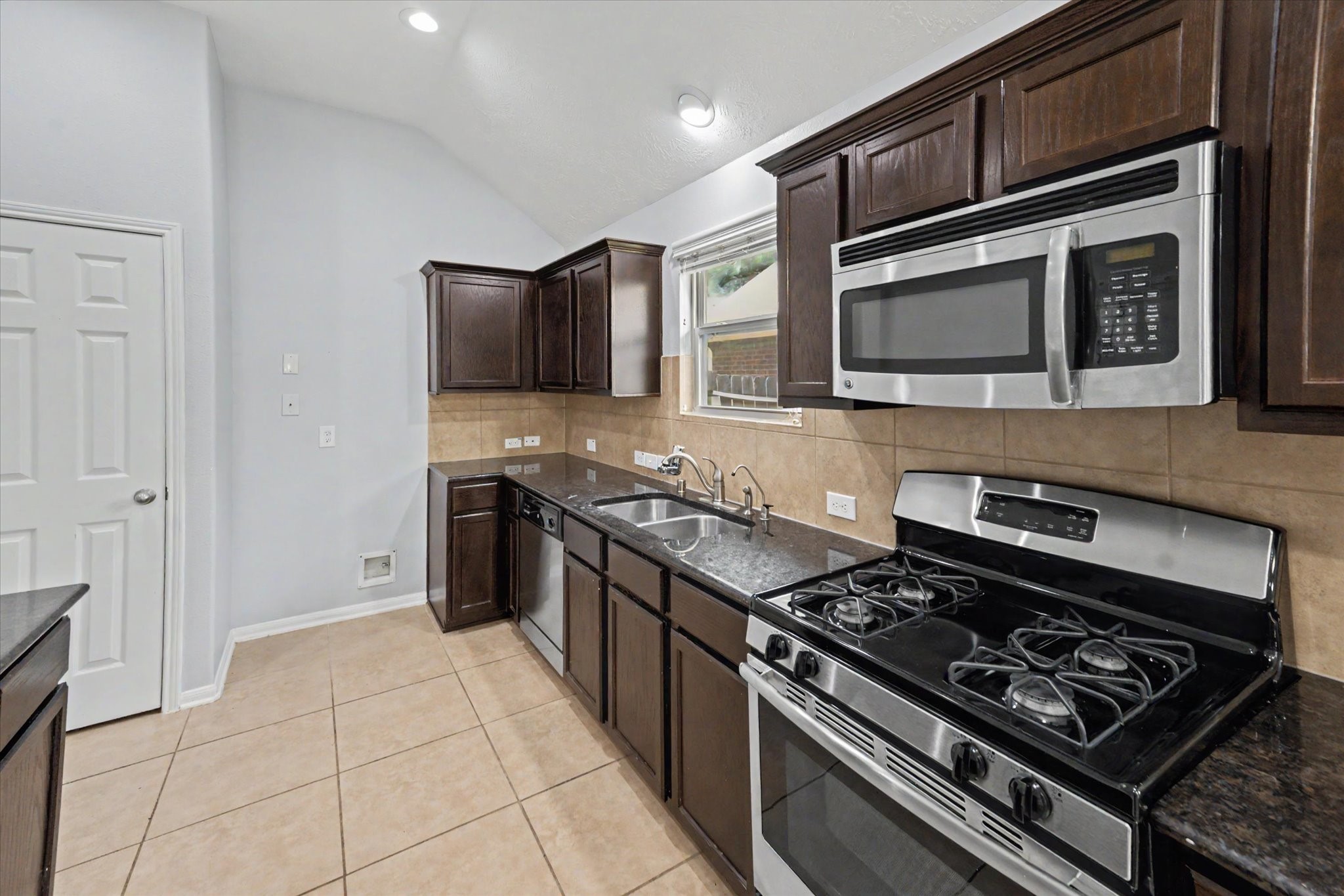 21826 Saragosa Pond Lane Property Photo 15