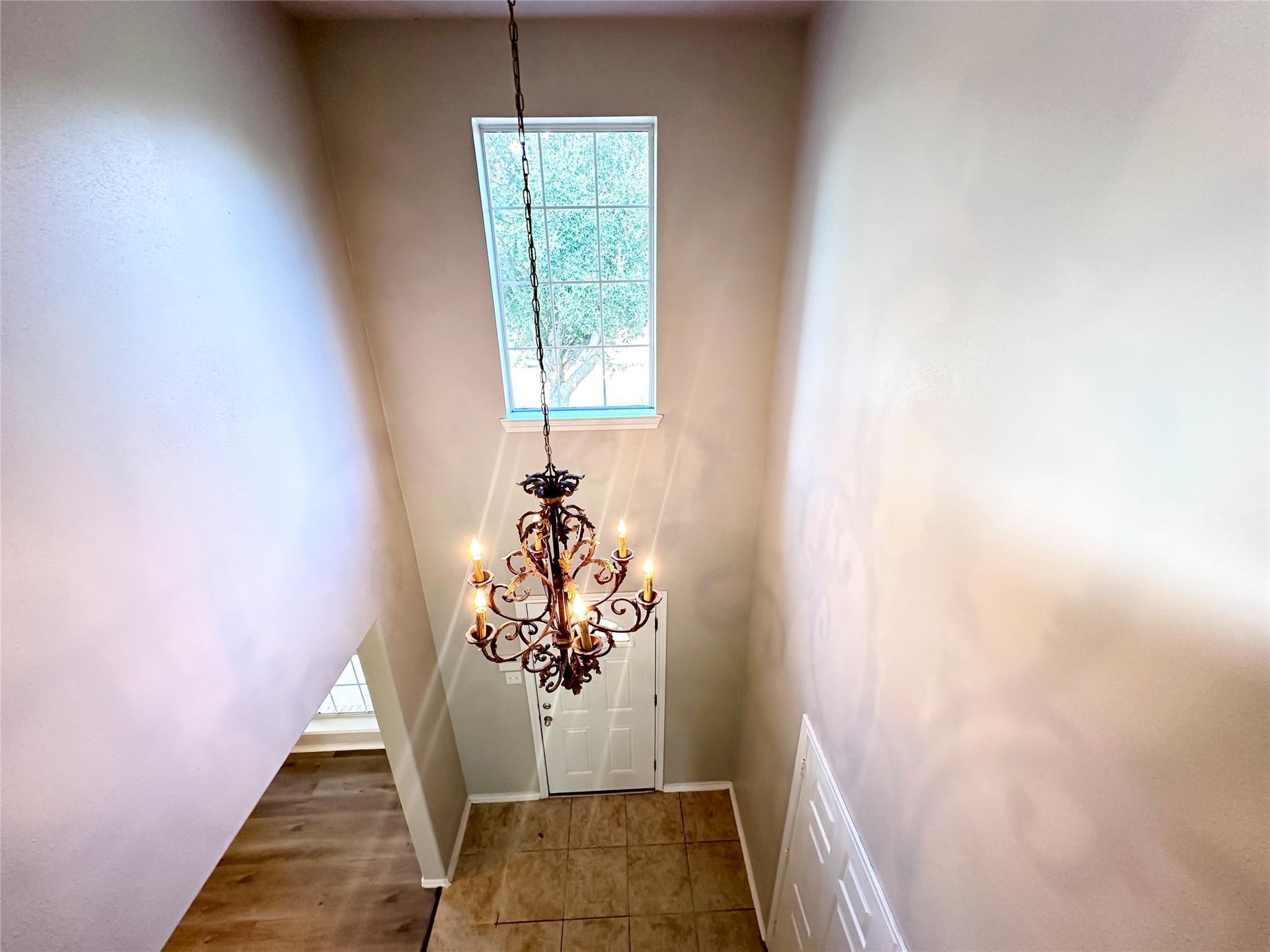 6927 Pheasant Oak Drive Property Photo 3