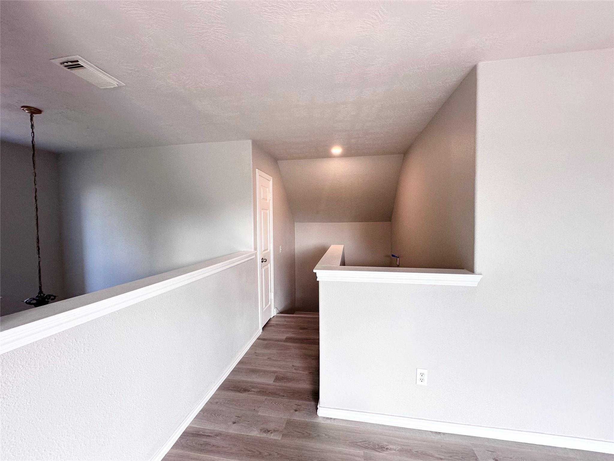 6927 Pheasant Oak Drive Property Photo 6