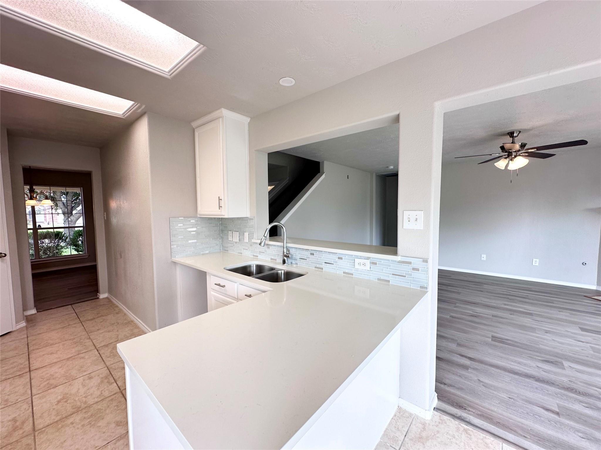 6927 Pheasant Oak Drive Property Photo 8