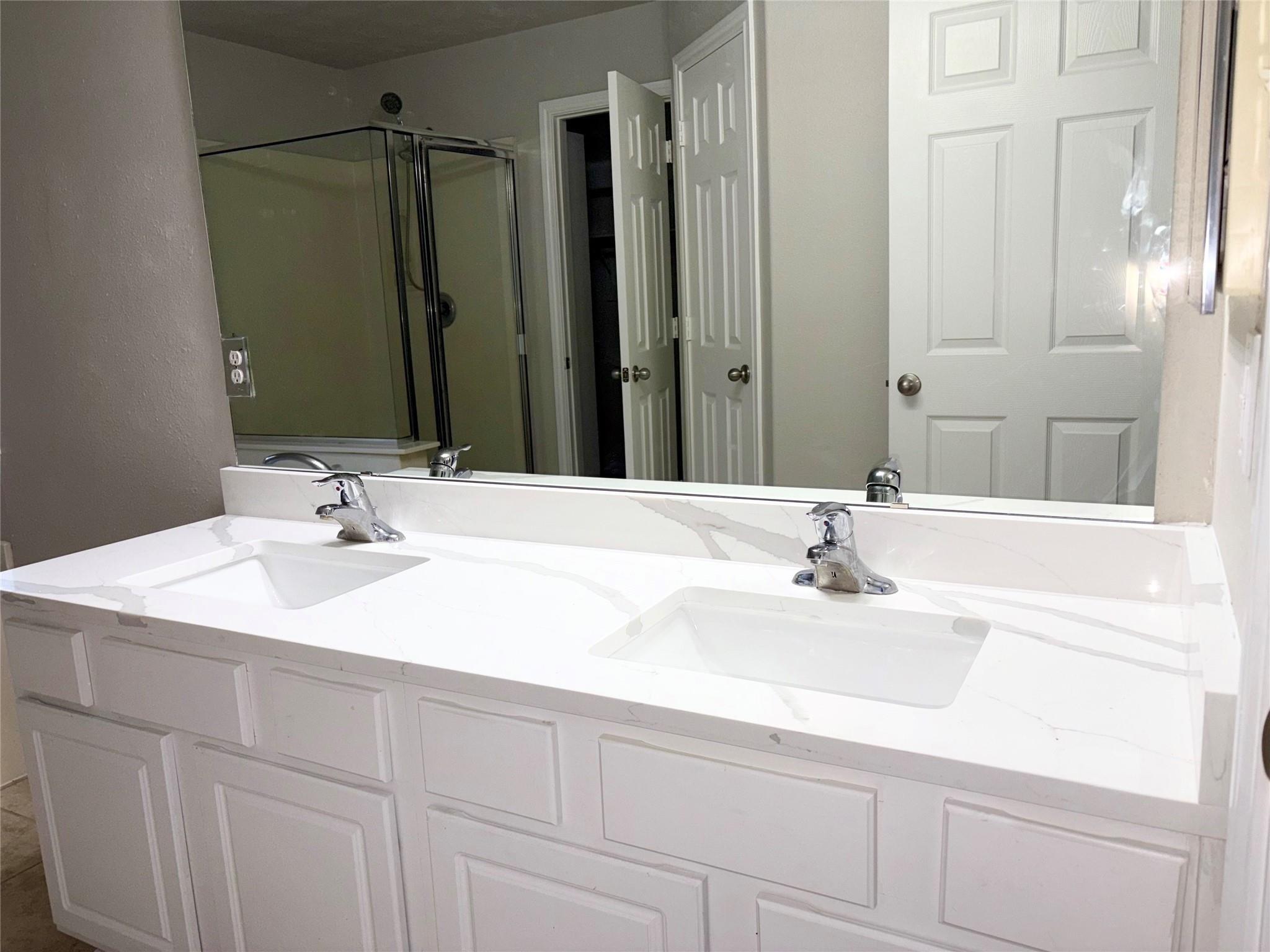 6927 Pheasant Oak Drive Property Photo 10