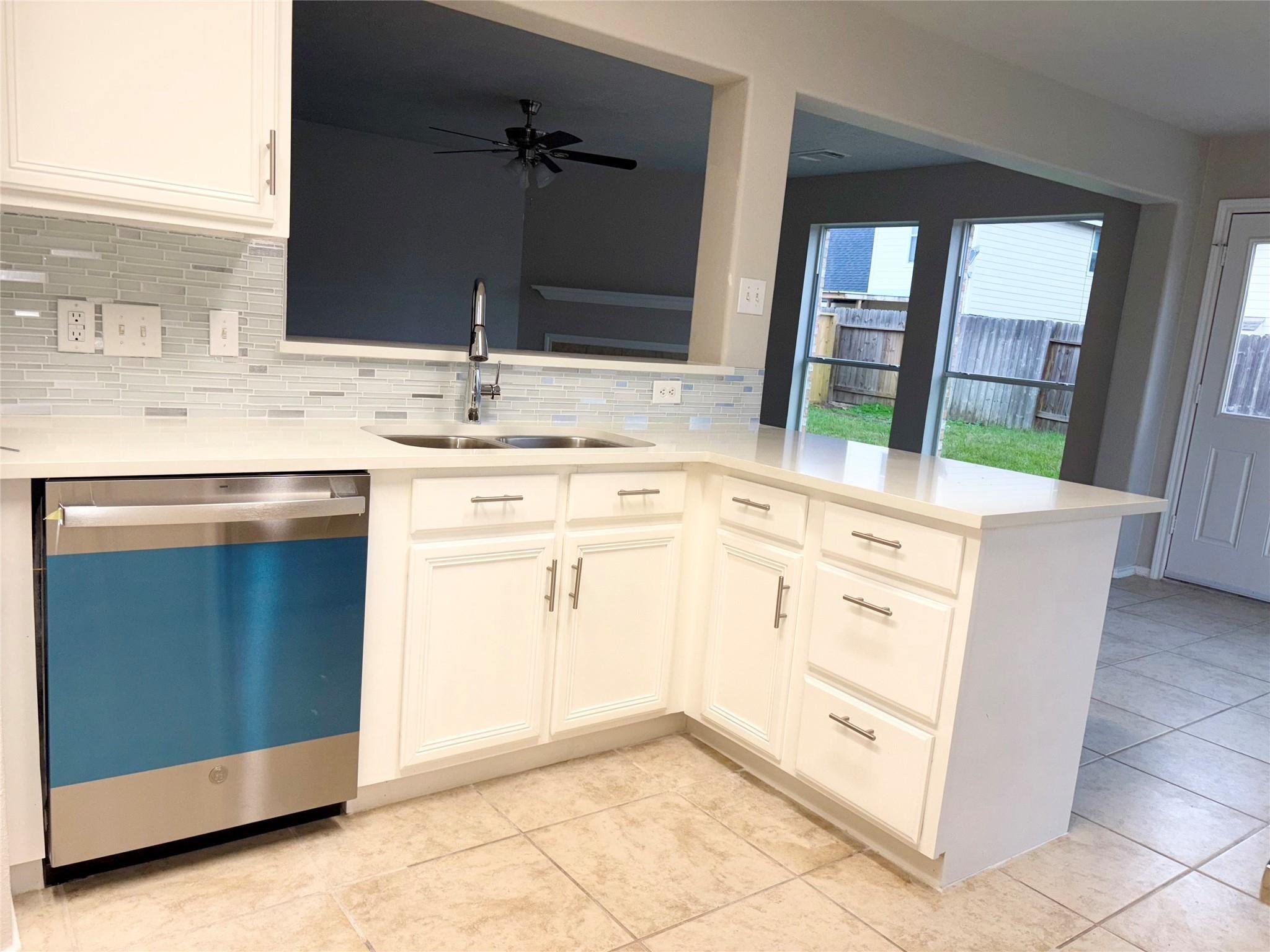 6927 Pheasant Oak Drive Property Photo 12