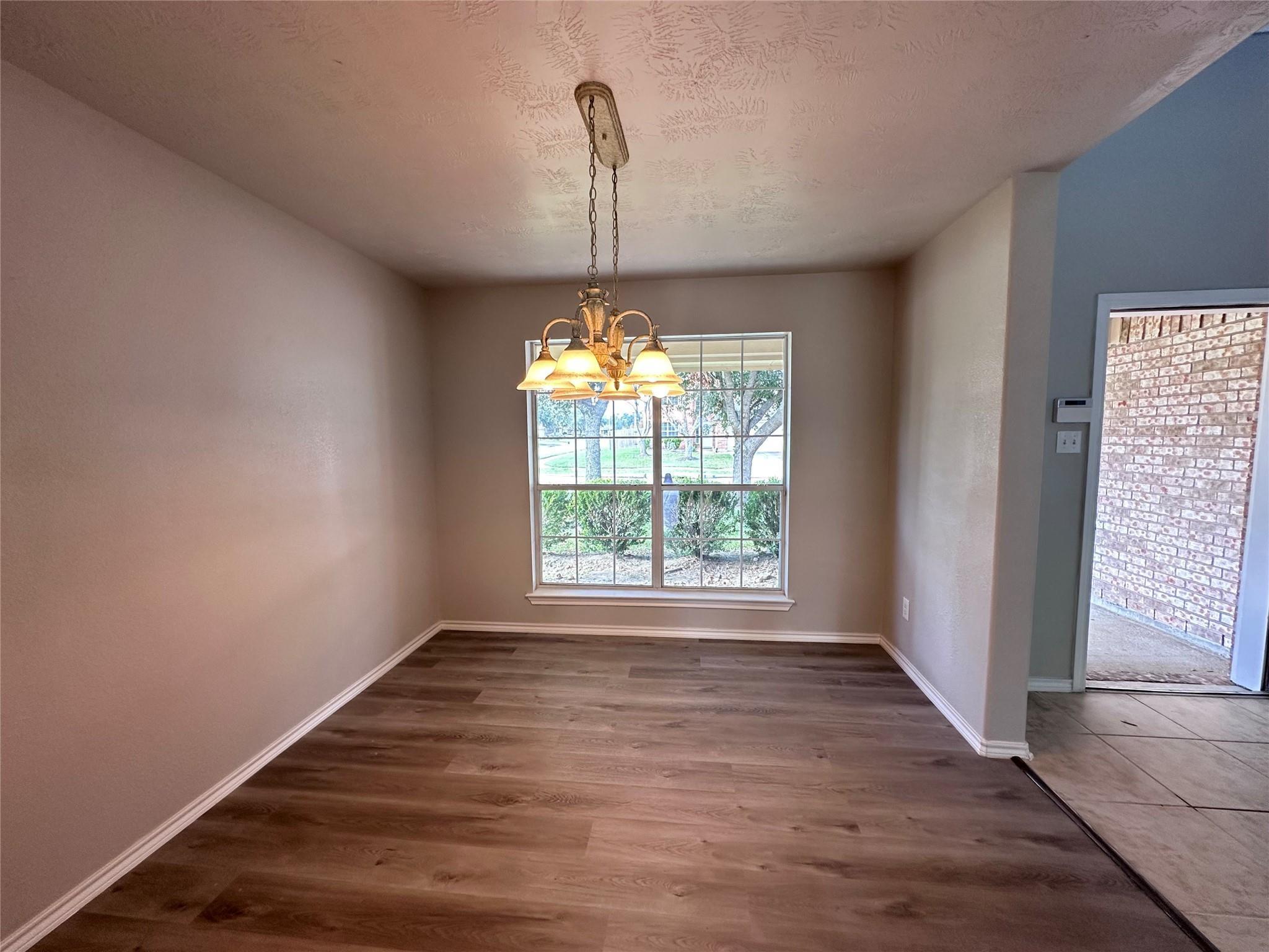 6927 Pheasant Oak Drive Property Photo 18