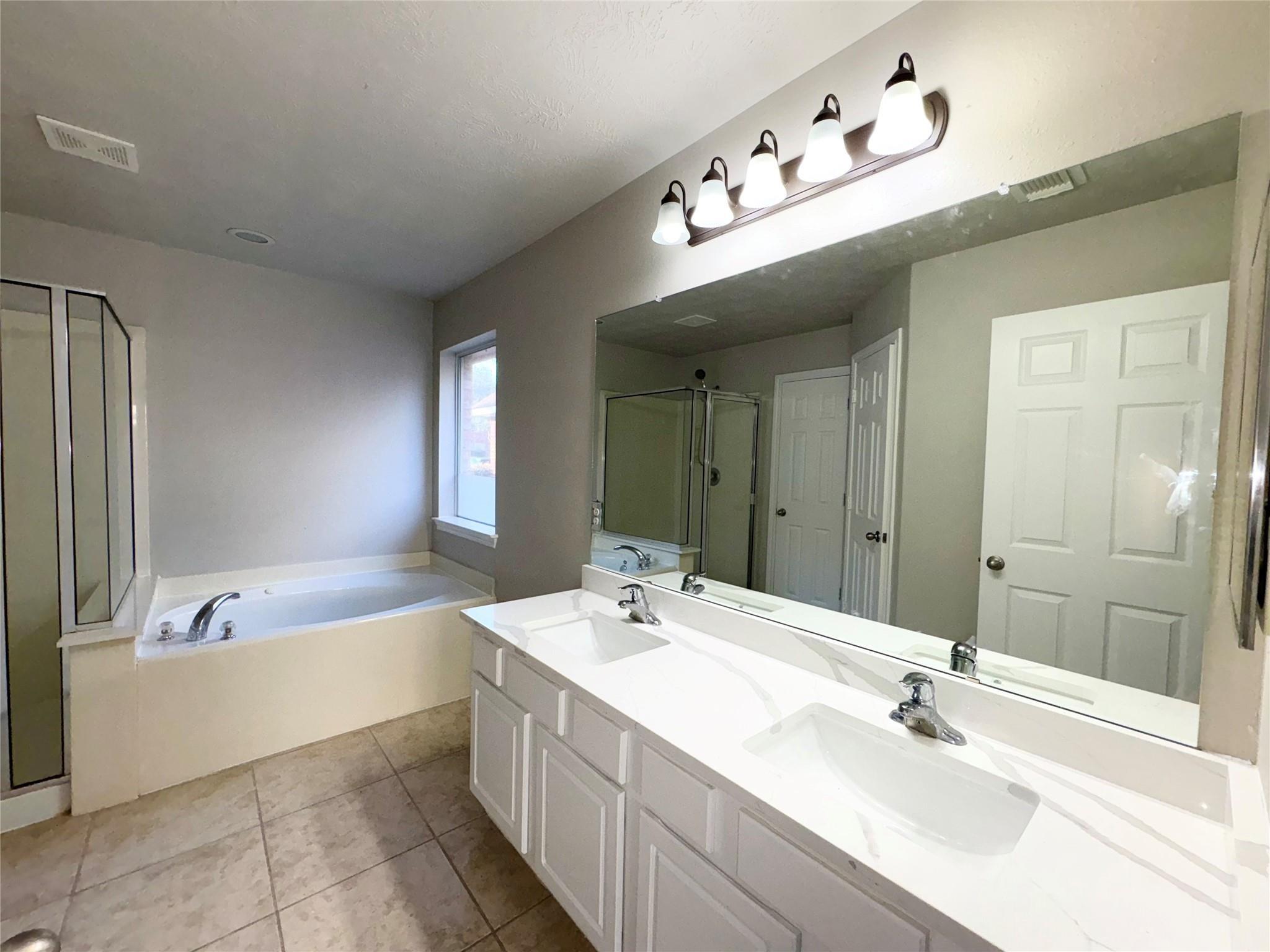 6927 Pheasant Oak Drive Property Photo 22