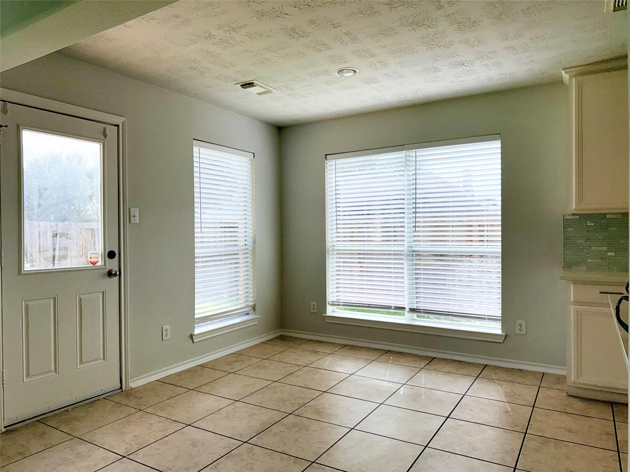 6927 Pheasant Oak Drive Property Photo 25