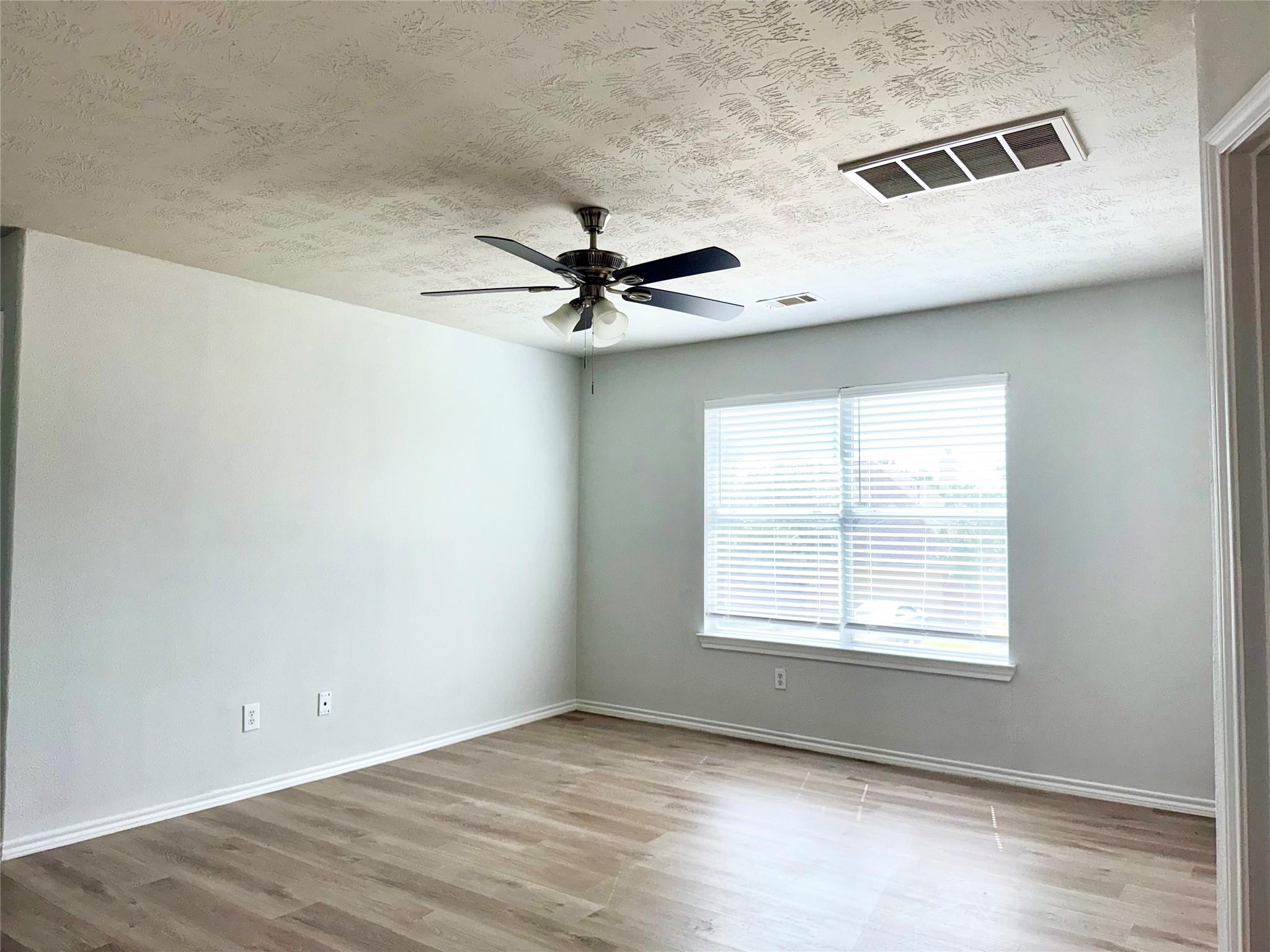 6927 Pheasant Oak Drive Property Photo 27