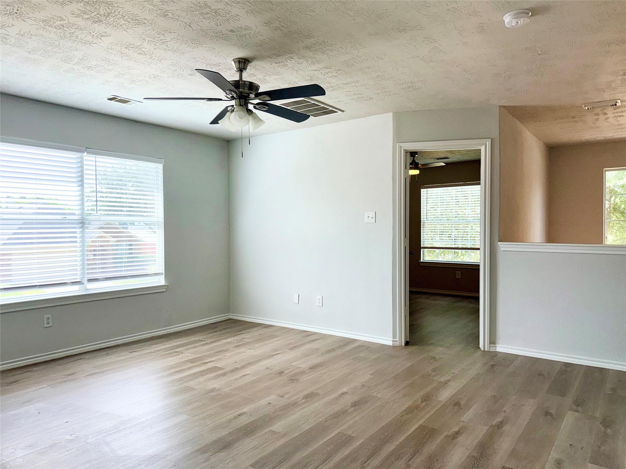 6927 Pheasant Oak Drive Property Photo 30
