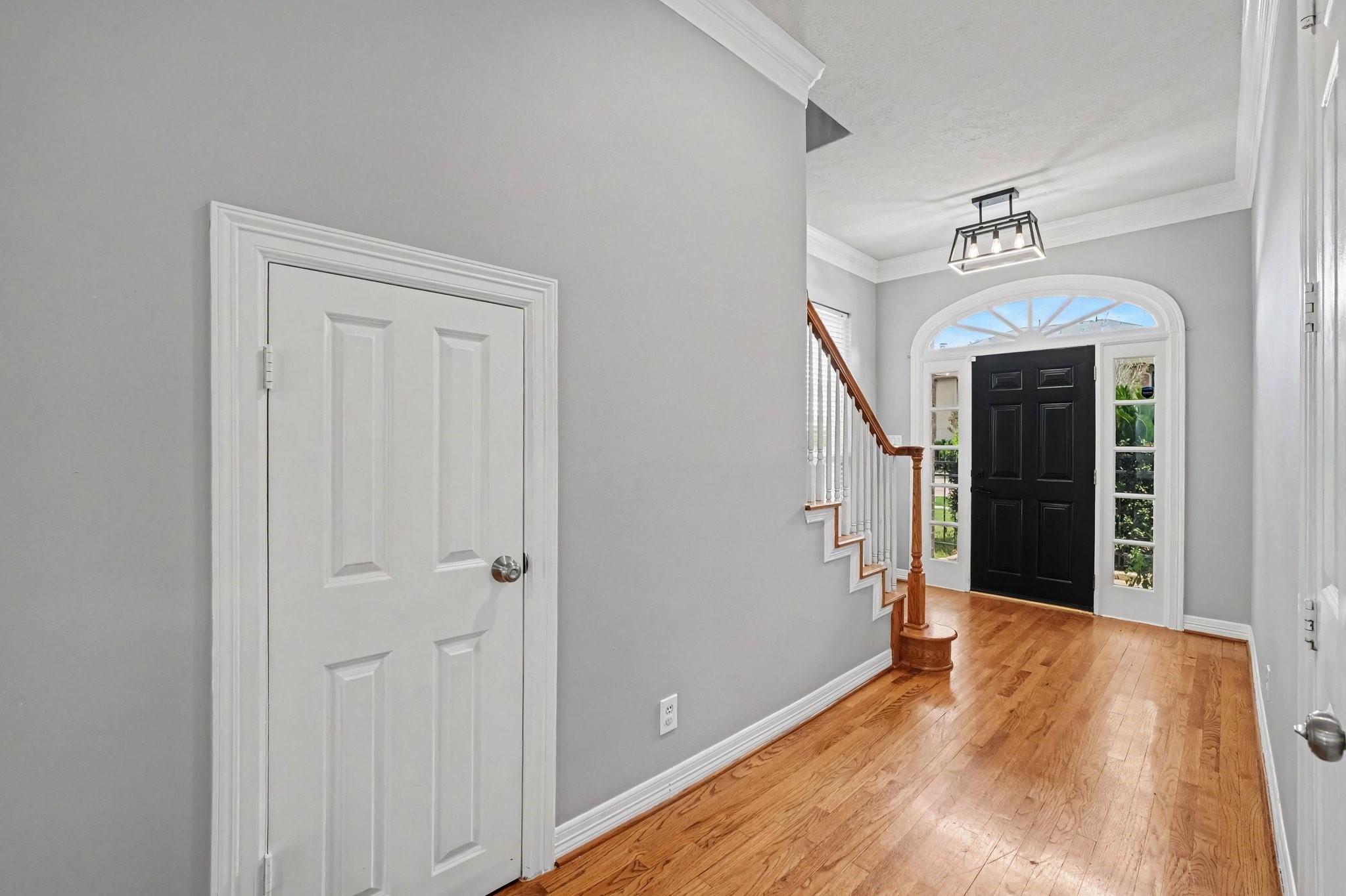 2806 Bering Drive Property Photo 4