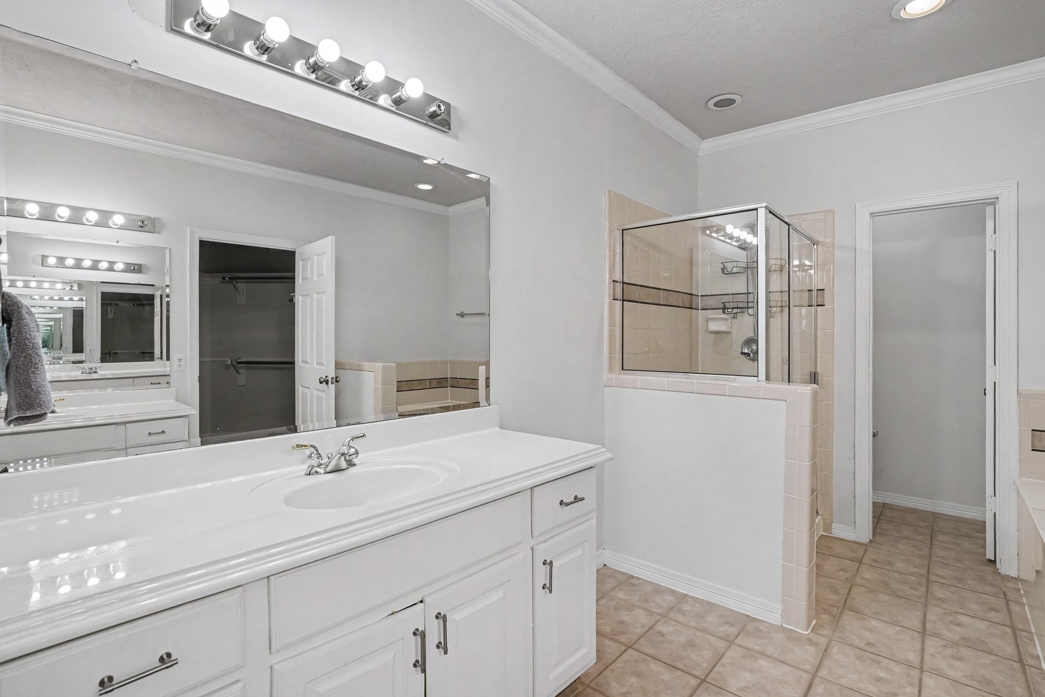 2806 Bering Drive Property Photo 26
