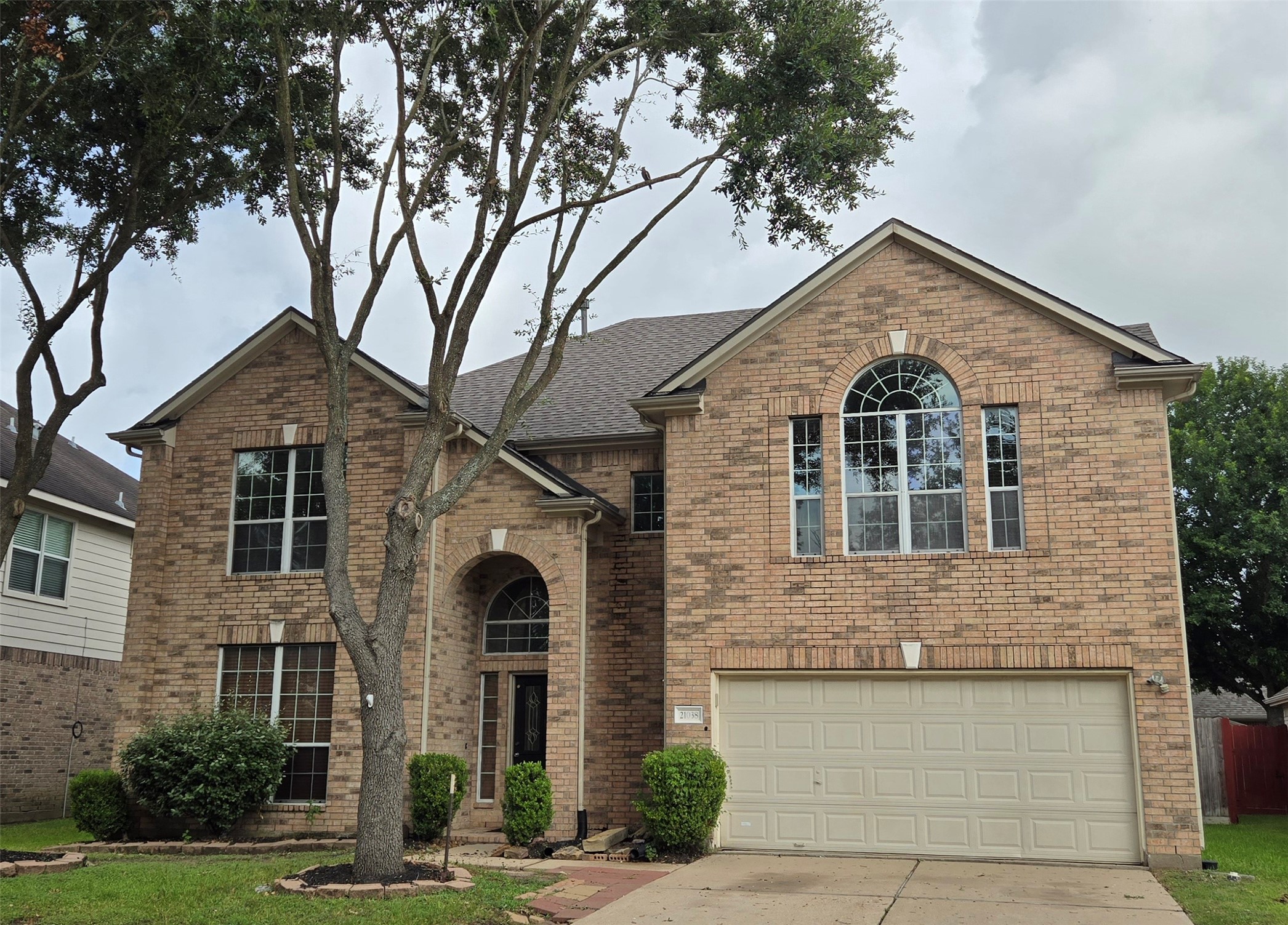 21038 Narrow Gate Drive Property Photo 1