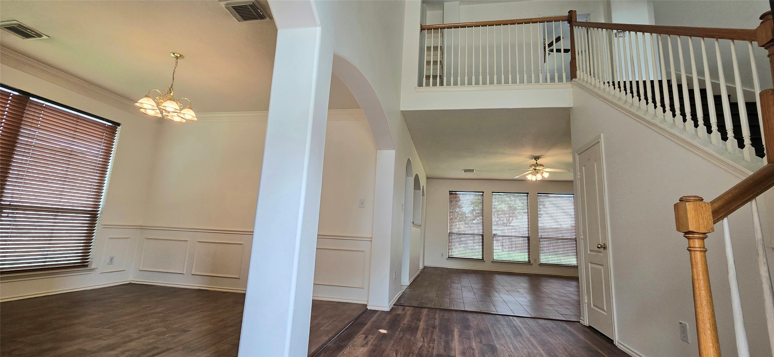 21038 Narrow Gate Drive Property Photo 4