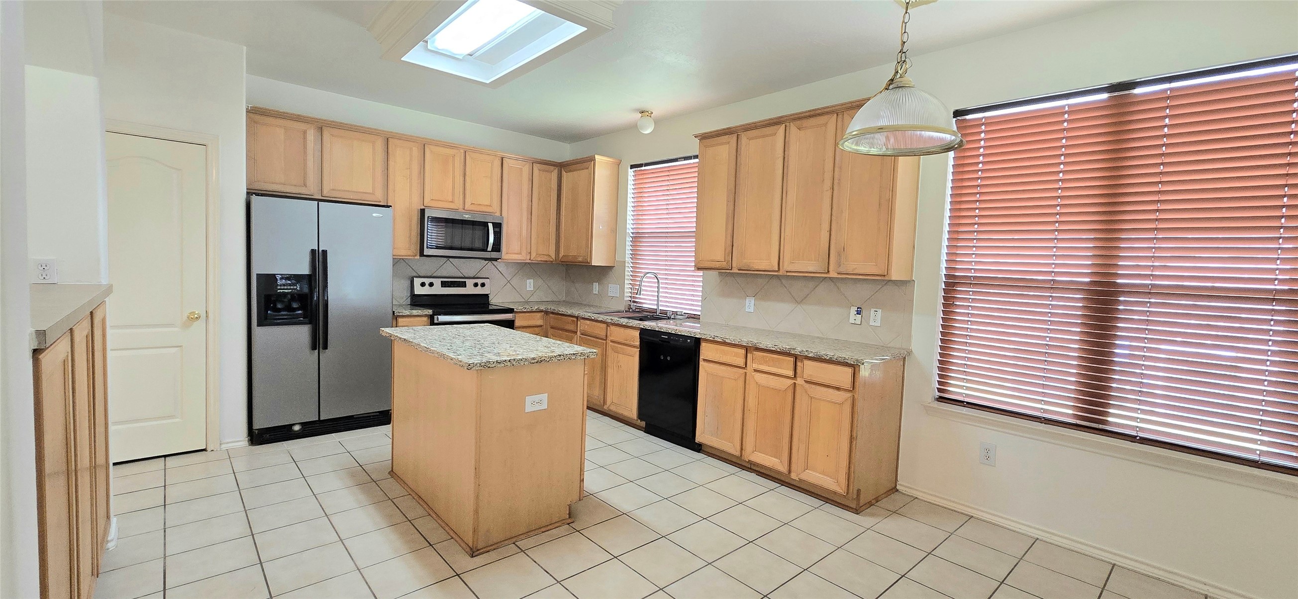 21038 Narrow Gate Drive Property Photo 12