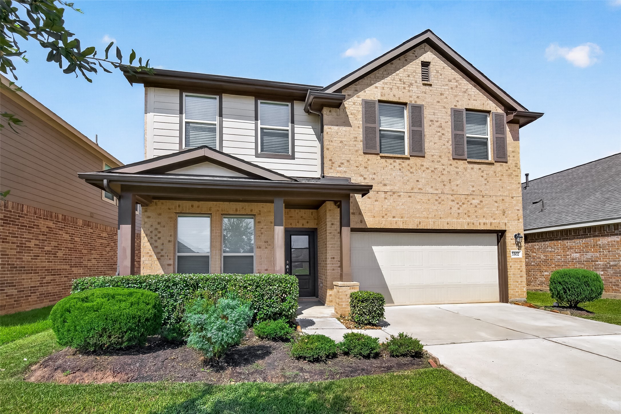 3302 Driftwood Meadow Lane Property Photo 3