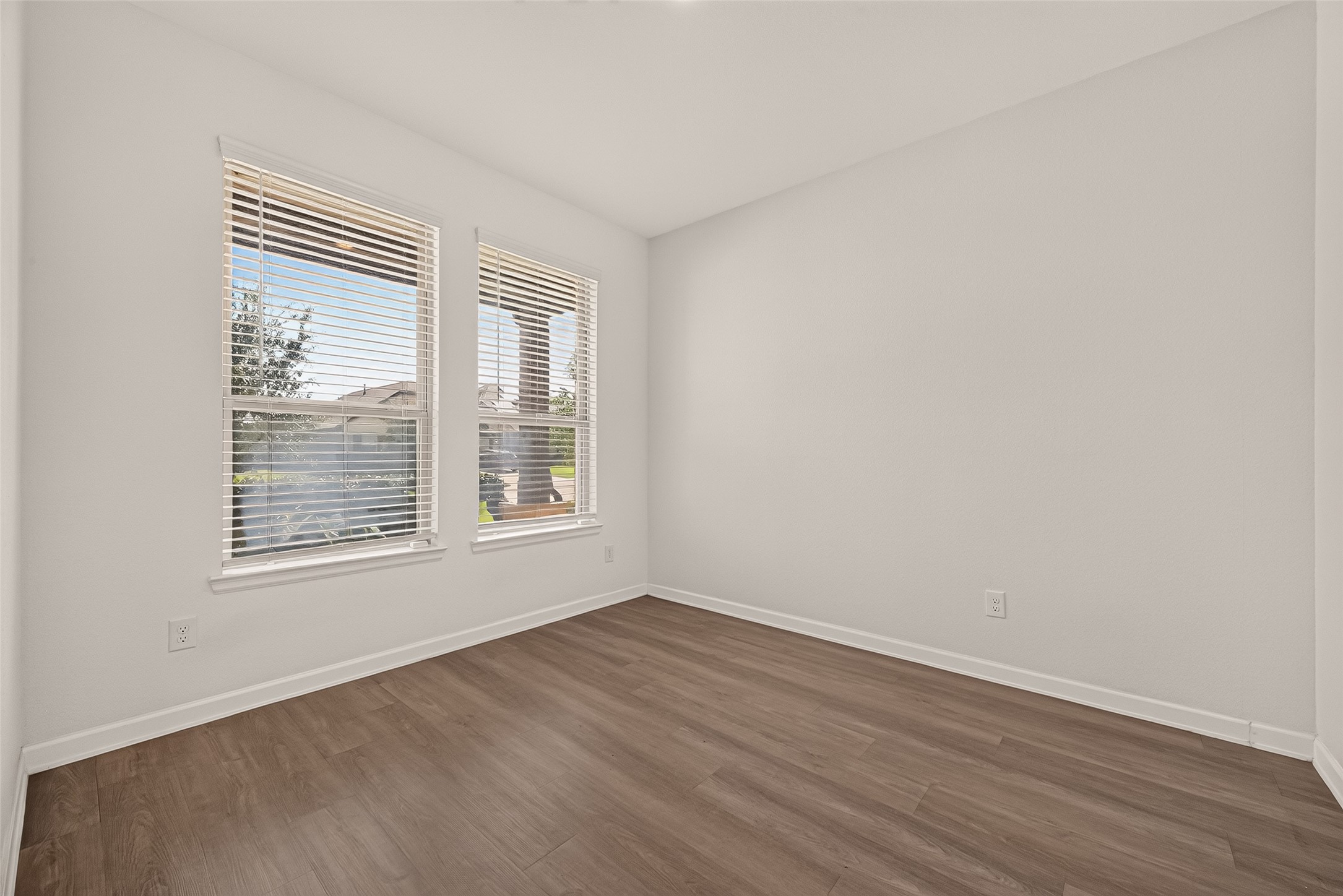 3302 Driftwood Meadow Lane Property Photo 6