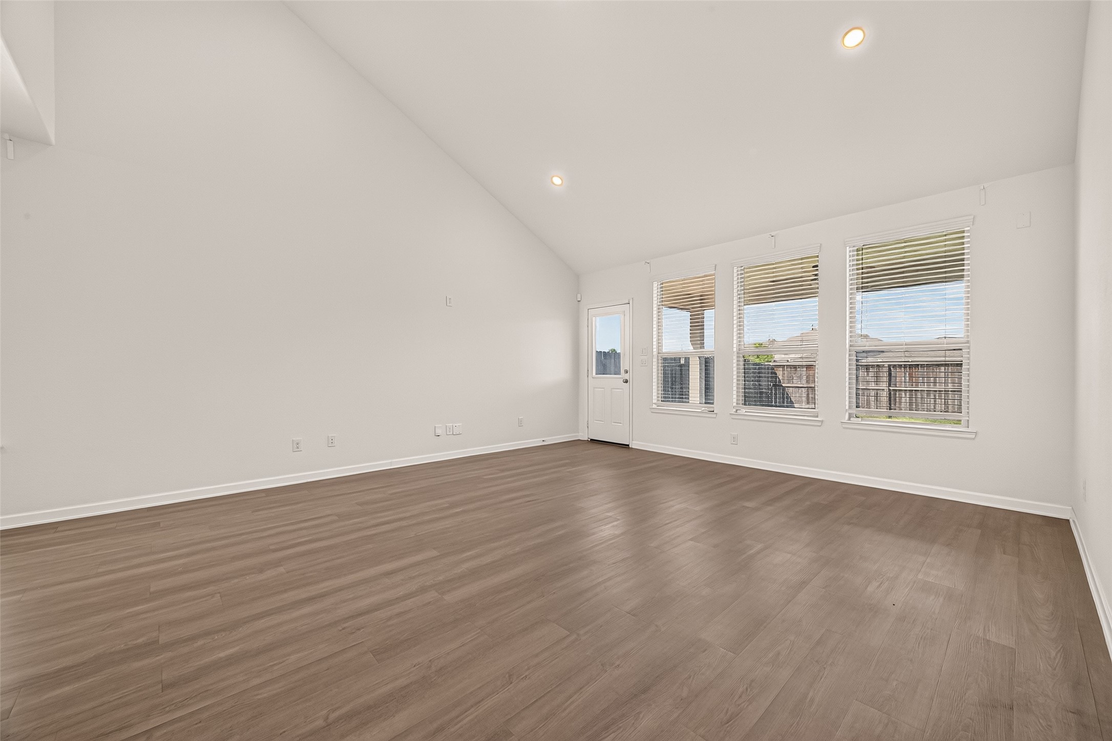 3302 Driftwood Meadow Lane Property Photo 9