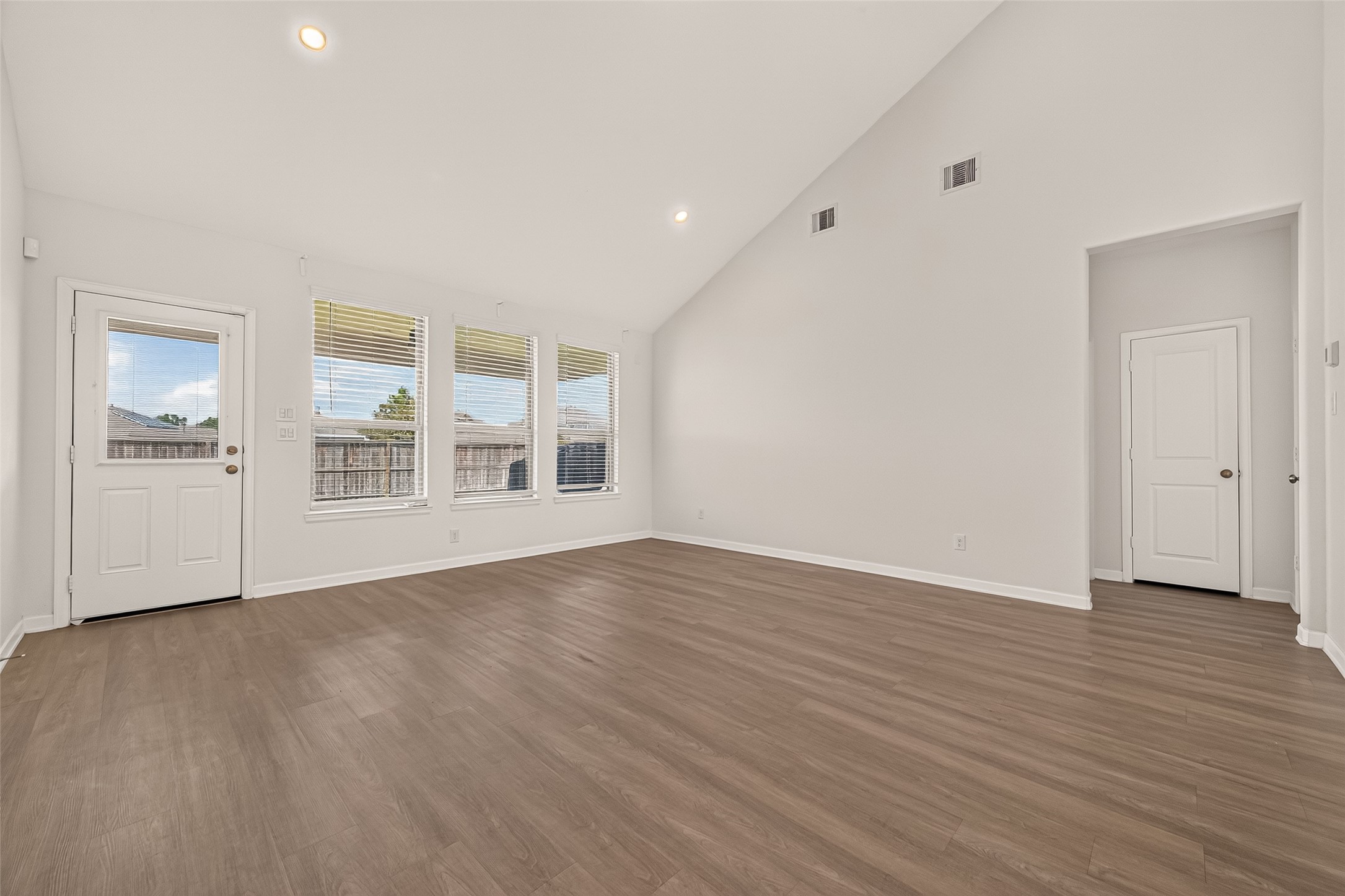 3302 Driftwood Meadow Lane Property Photo 10
