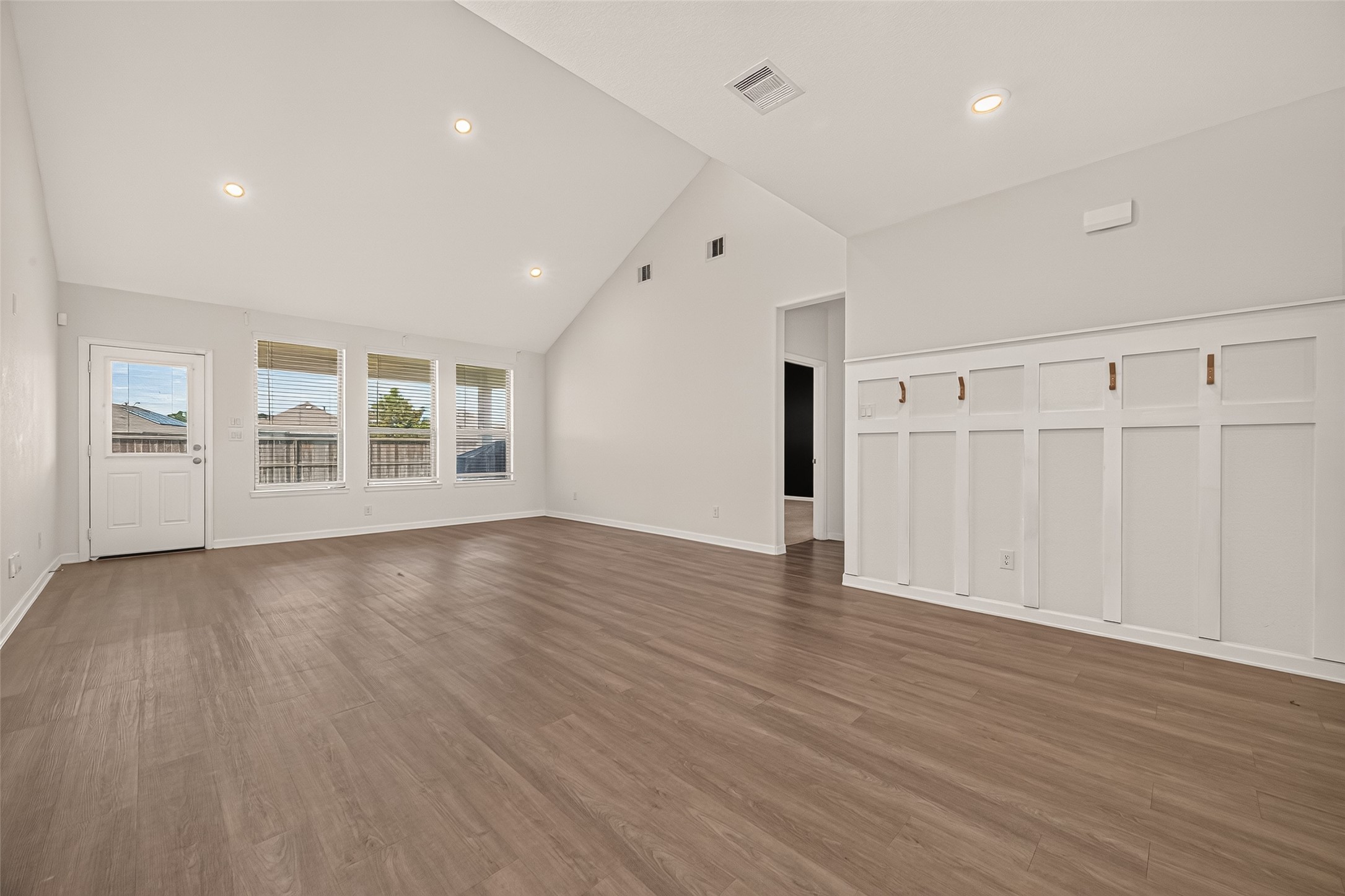 3302 Driftwood Meadow Lane Property Photo 13